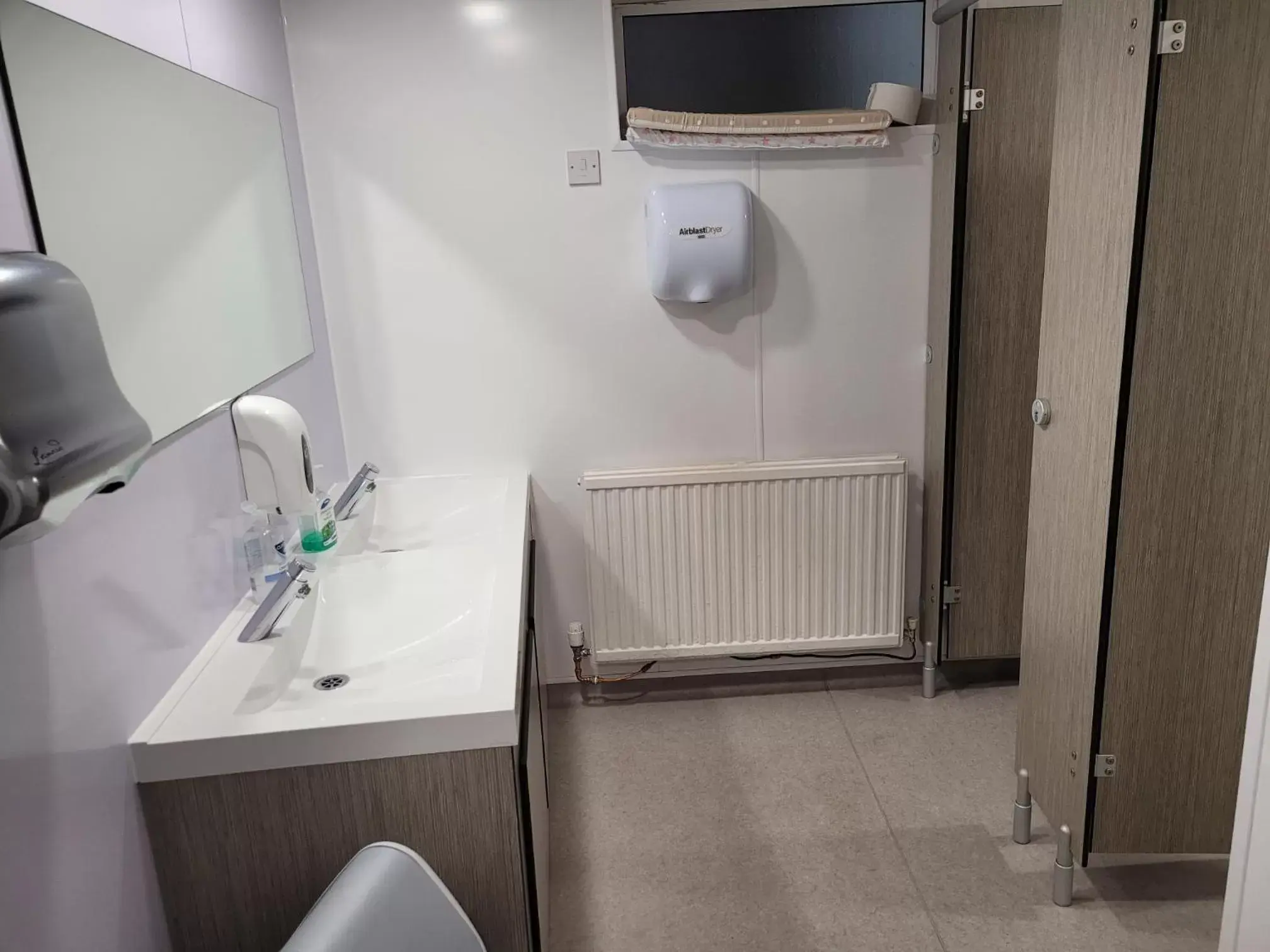 Property building, Bathroom in Glan Aber Hotel