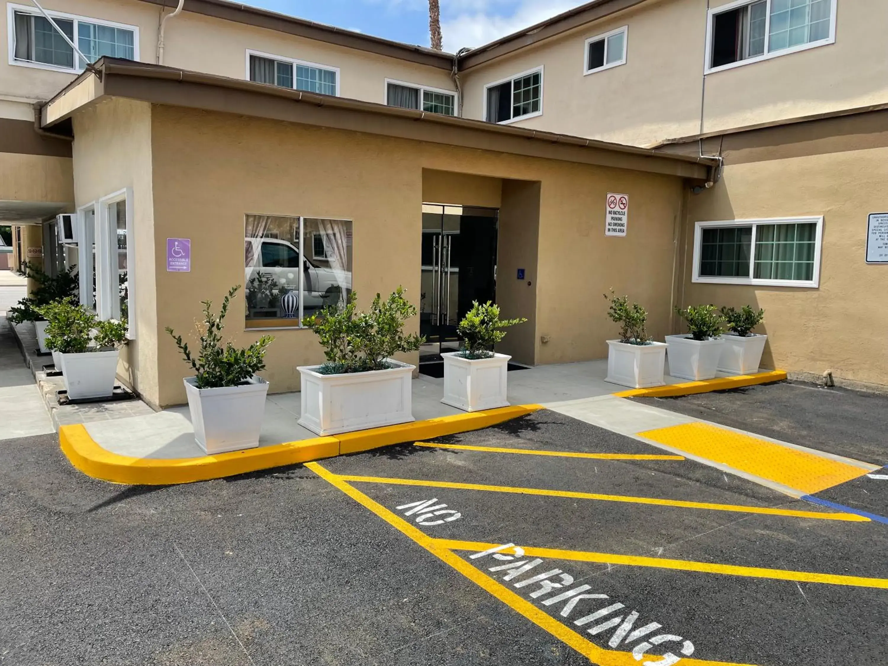 Facade/entrance in Grand Inn