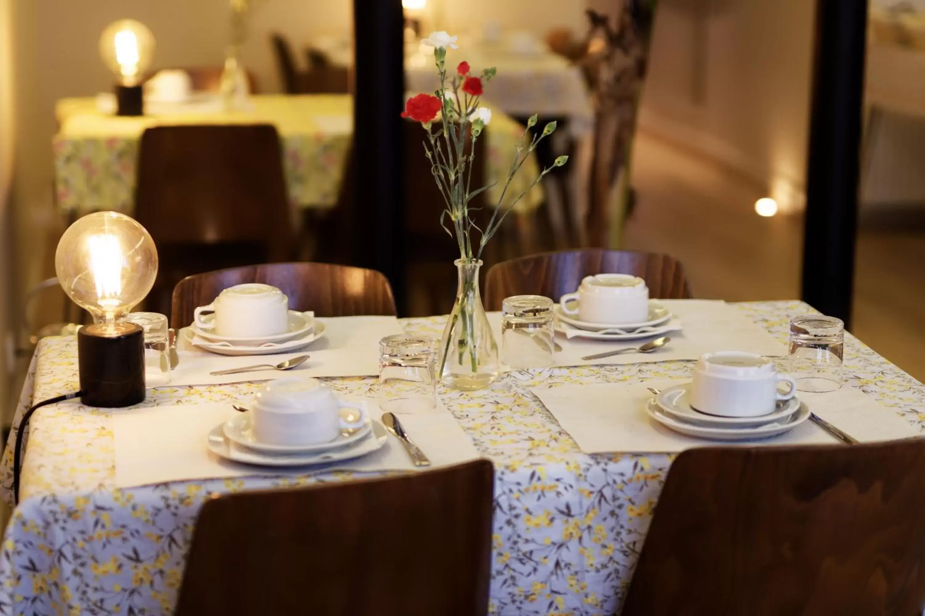 Dining area, Restaurant/Places to Eat in Hôtel Moderna