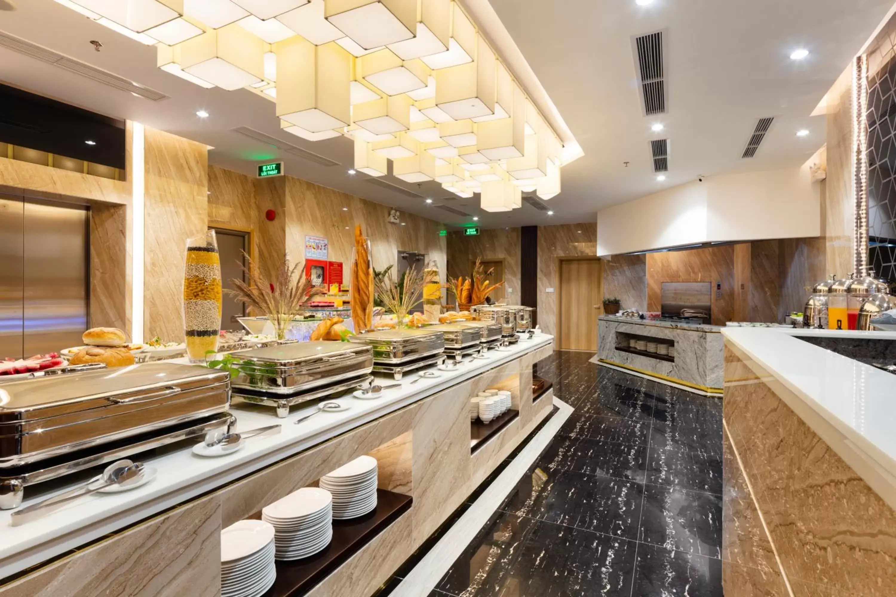 Food and drinks in VENTANA NHA TRANG HOTEL Food and drinks in VENTANA NHA TRANG HOTEL