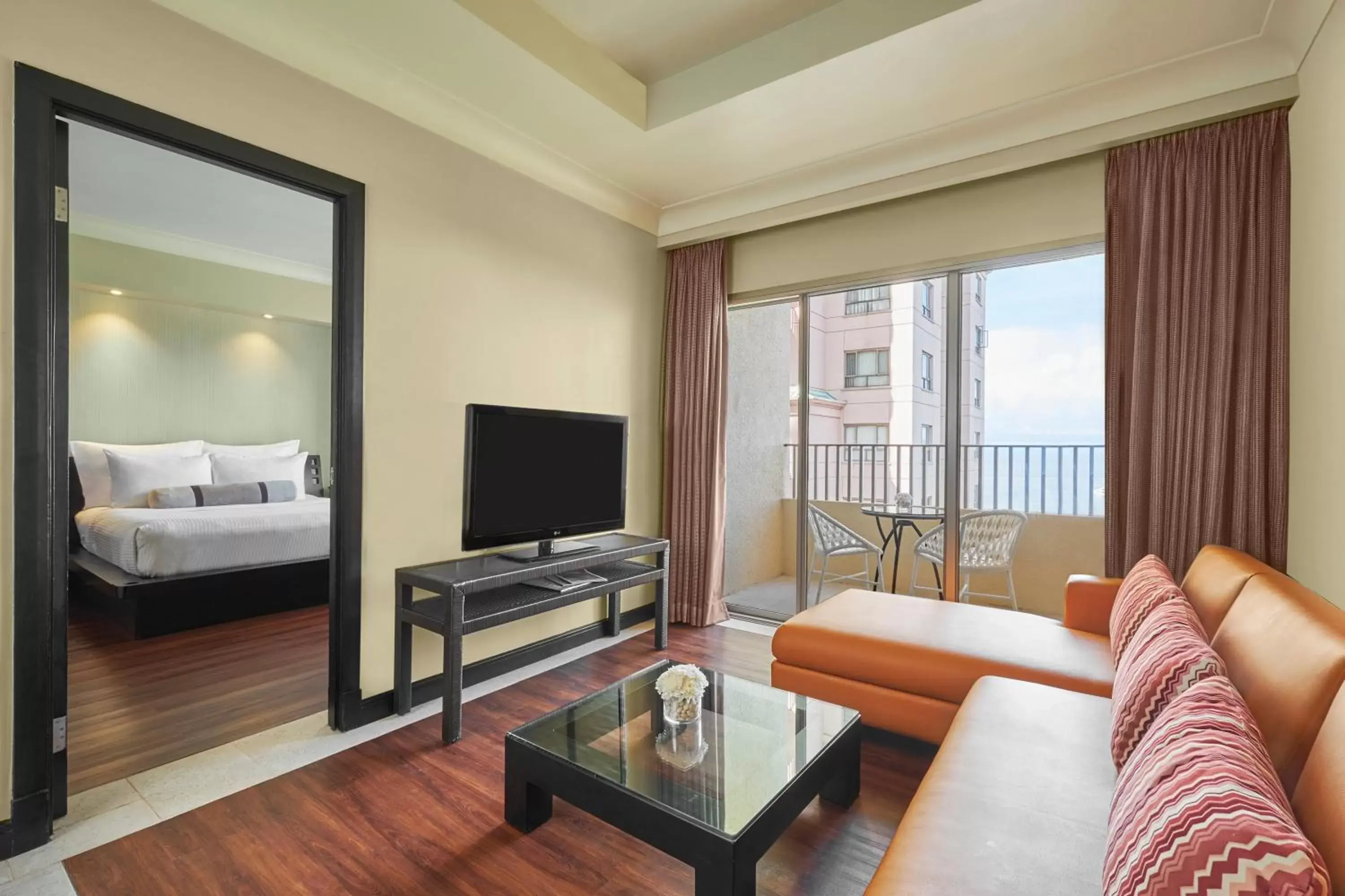 King Suite with Atrium View in Mövenpick Hotel Mactan Island Cebu King Suite with Atrium View in Mövenpick Hotel Mactan Island Cebu