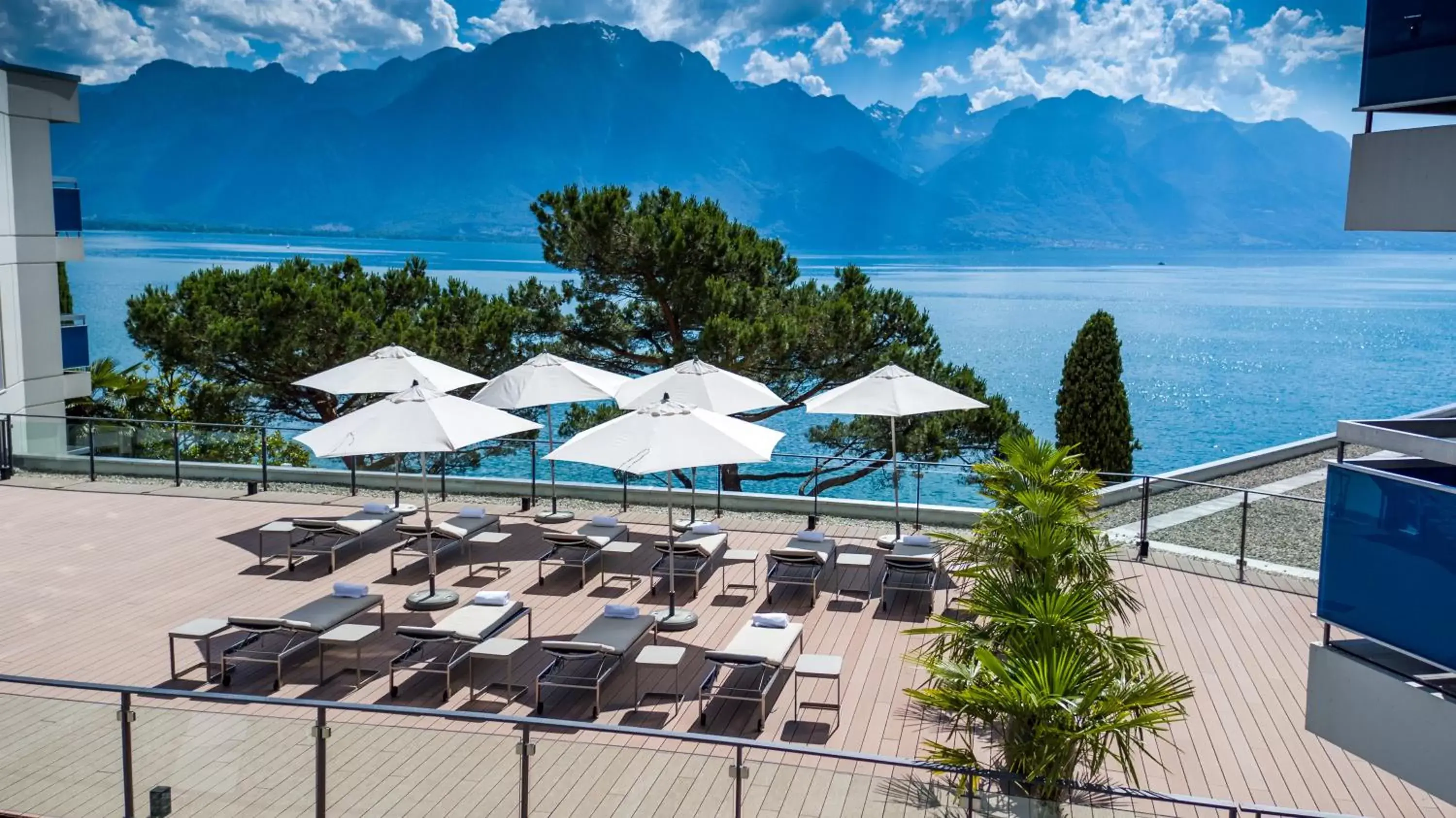 Day, Balcony/Terrace in Eurotel Montreux