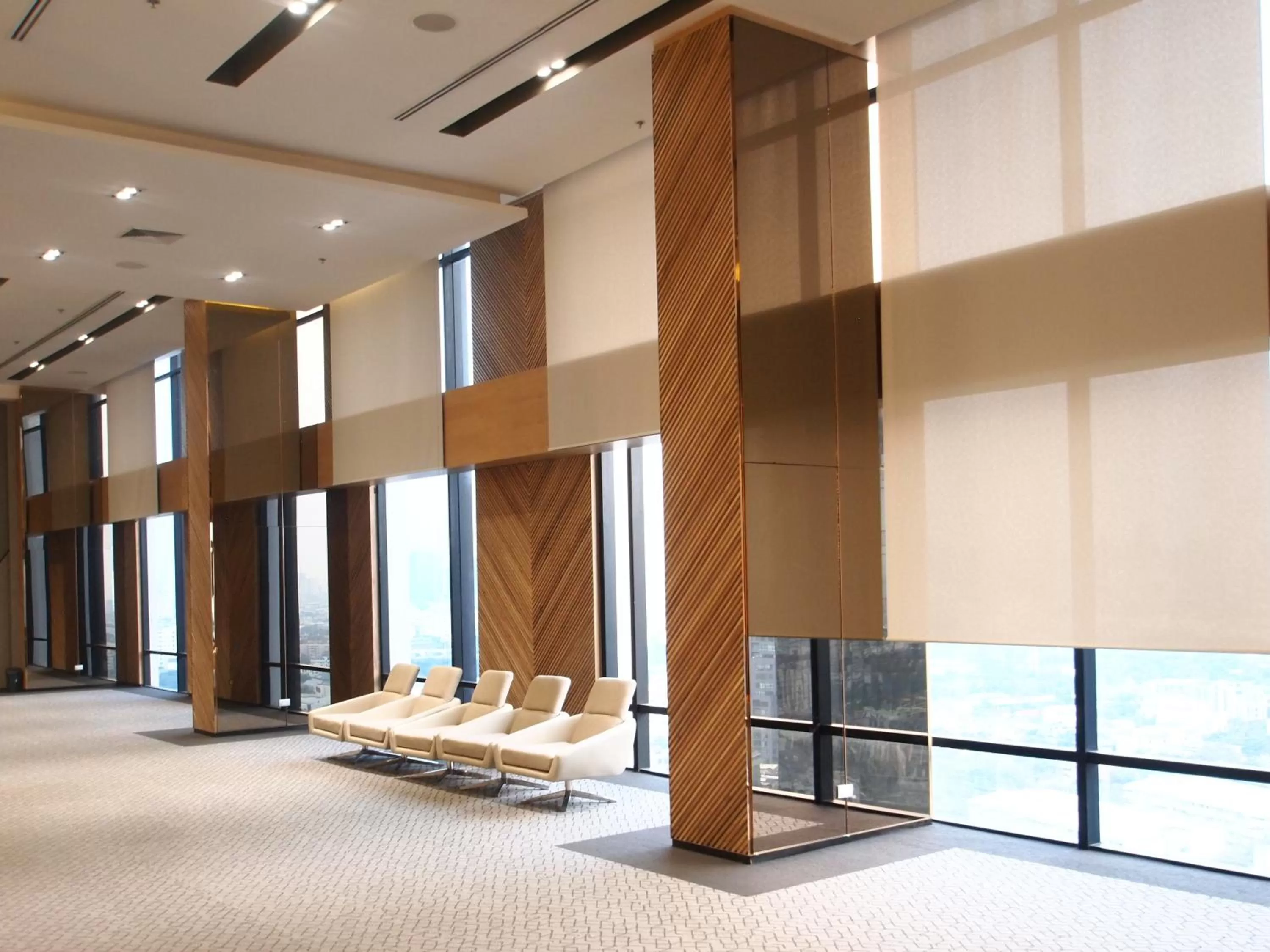 Meeting/conference room in The Quarter Ari by UHG