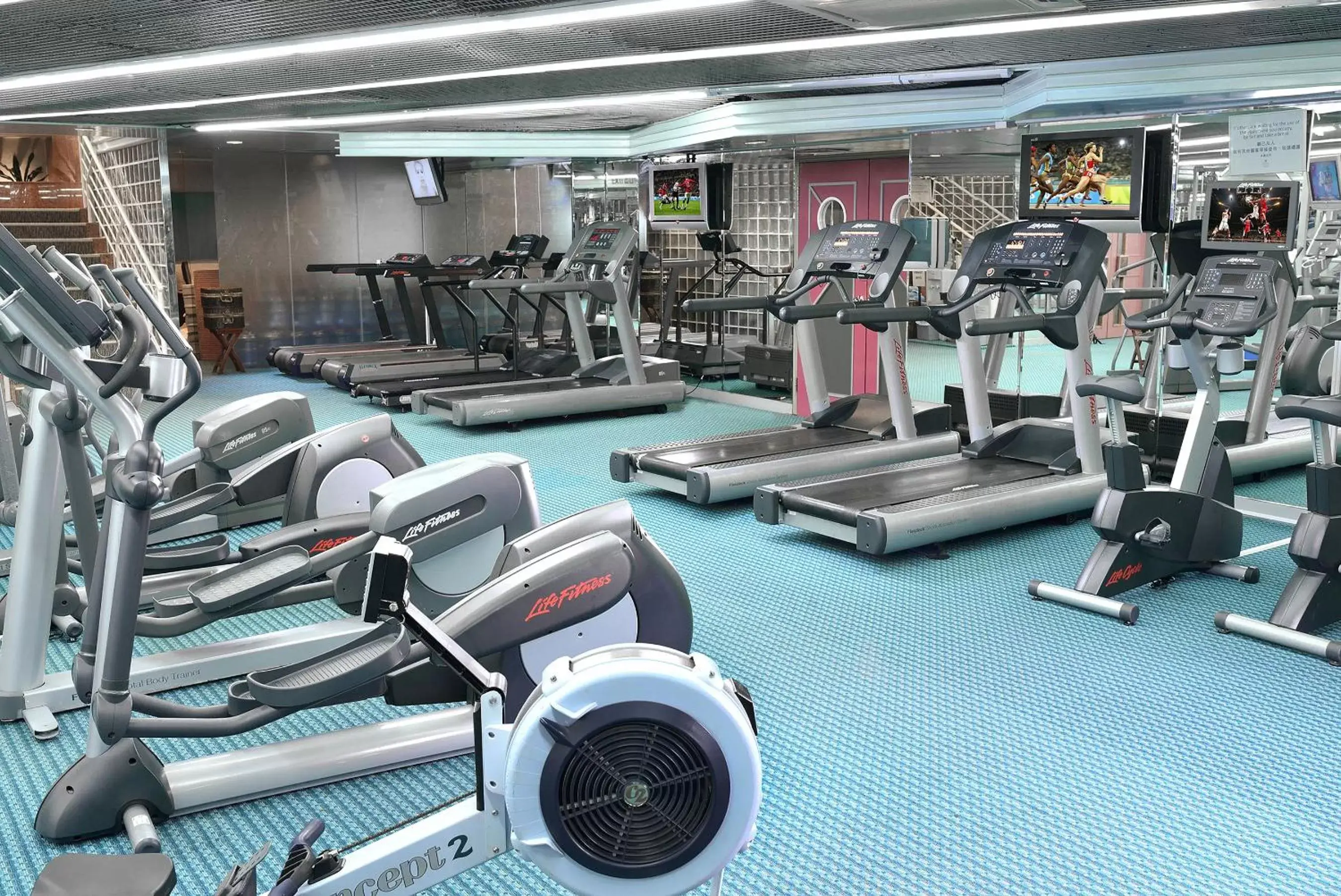 Fitness centre/facilities in Regal Riverside Hotel Fitness centre/facilities in Regal Riverside Hotel