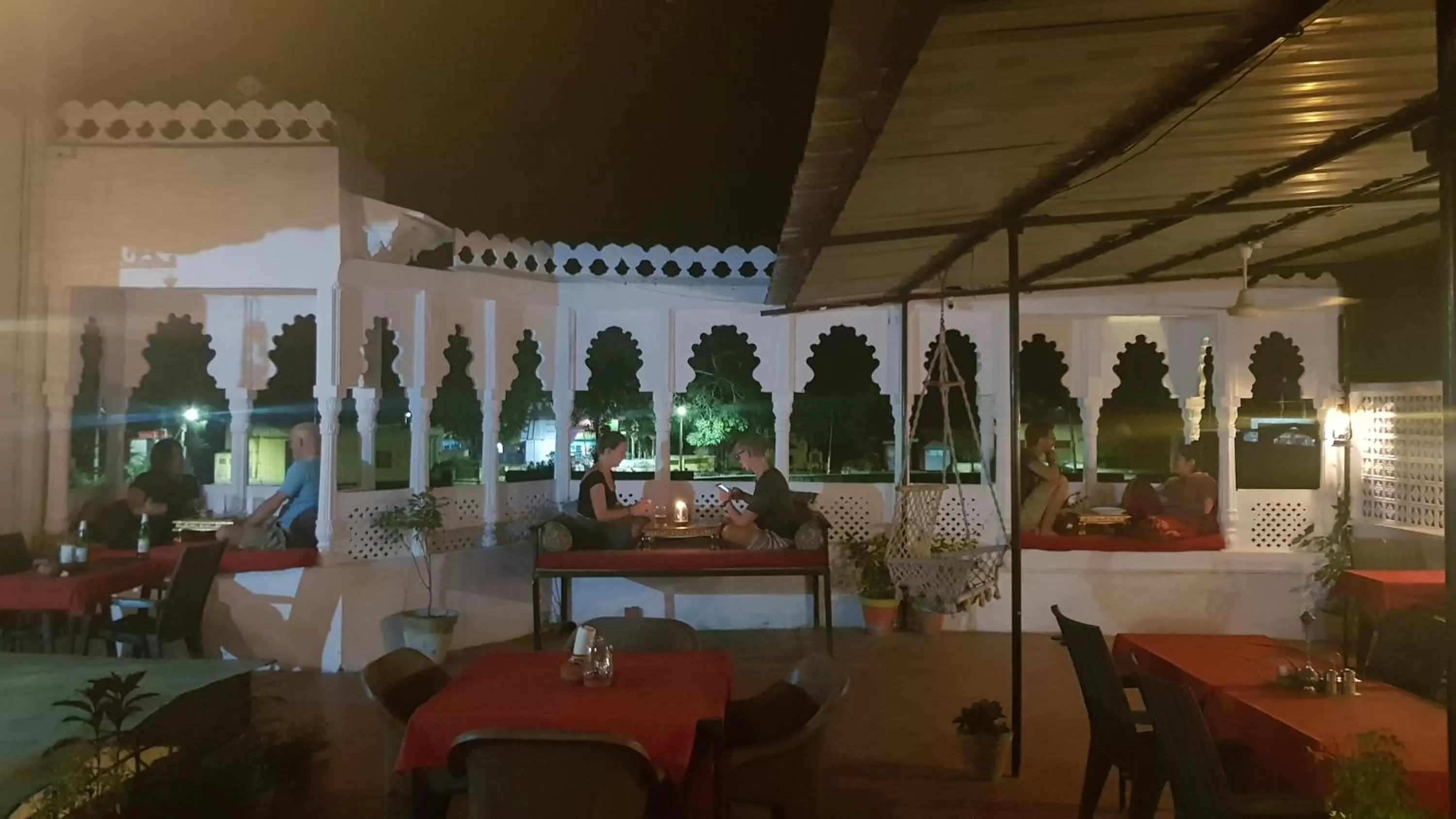 Restaurant/Places to Eat in Hotel Bundi House