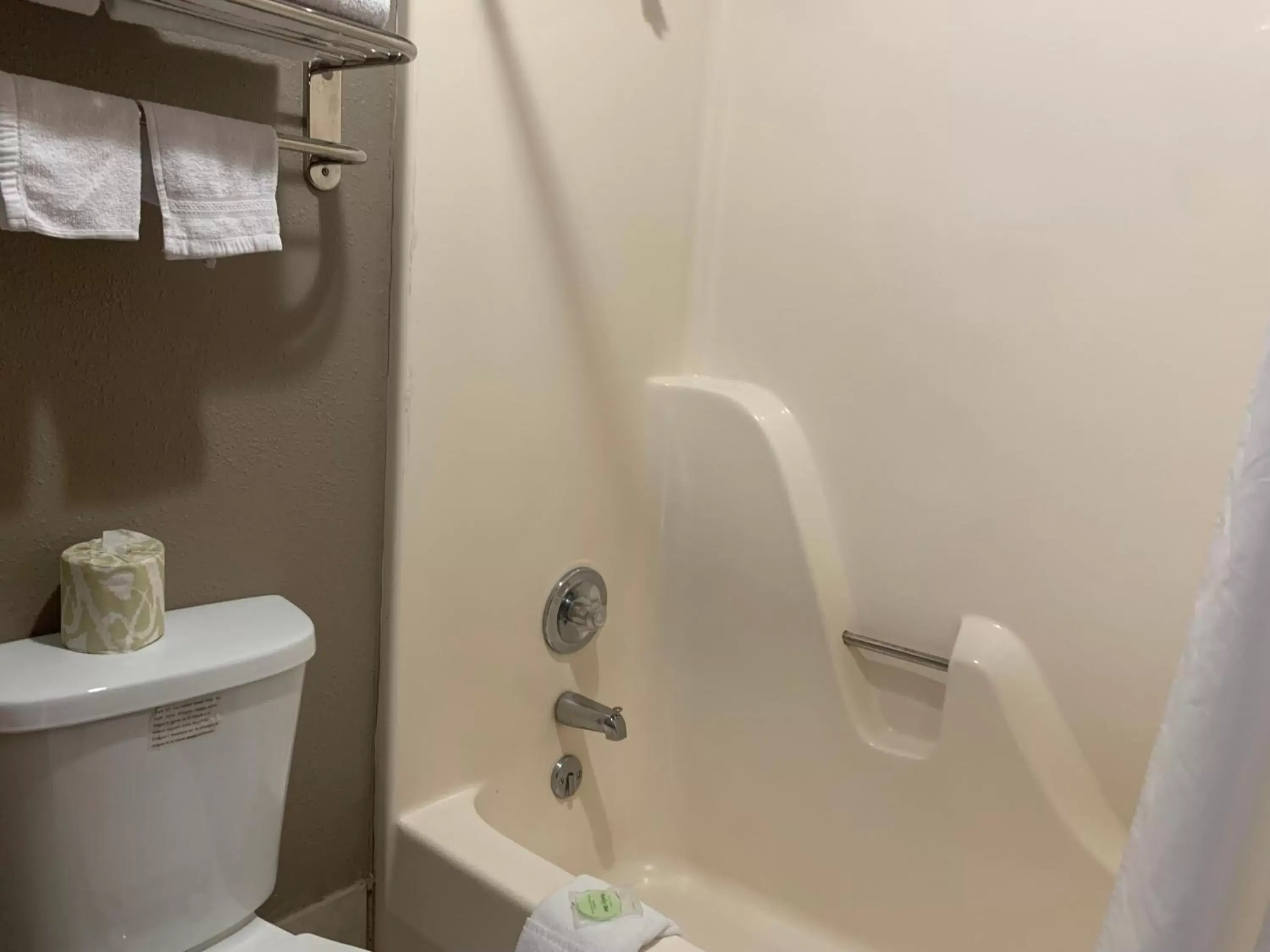 Bathroom in Sidney James Mountain Lodge