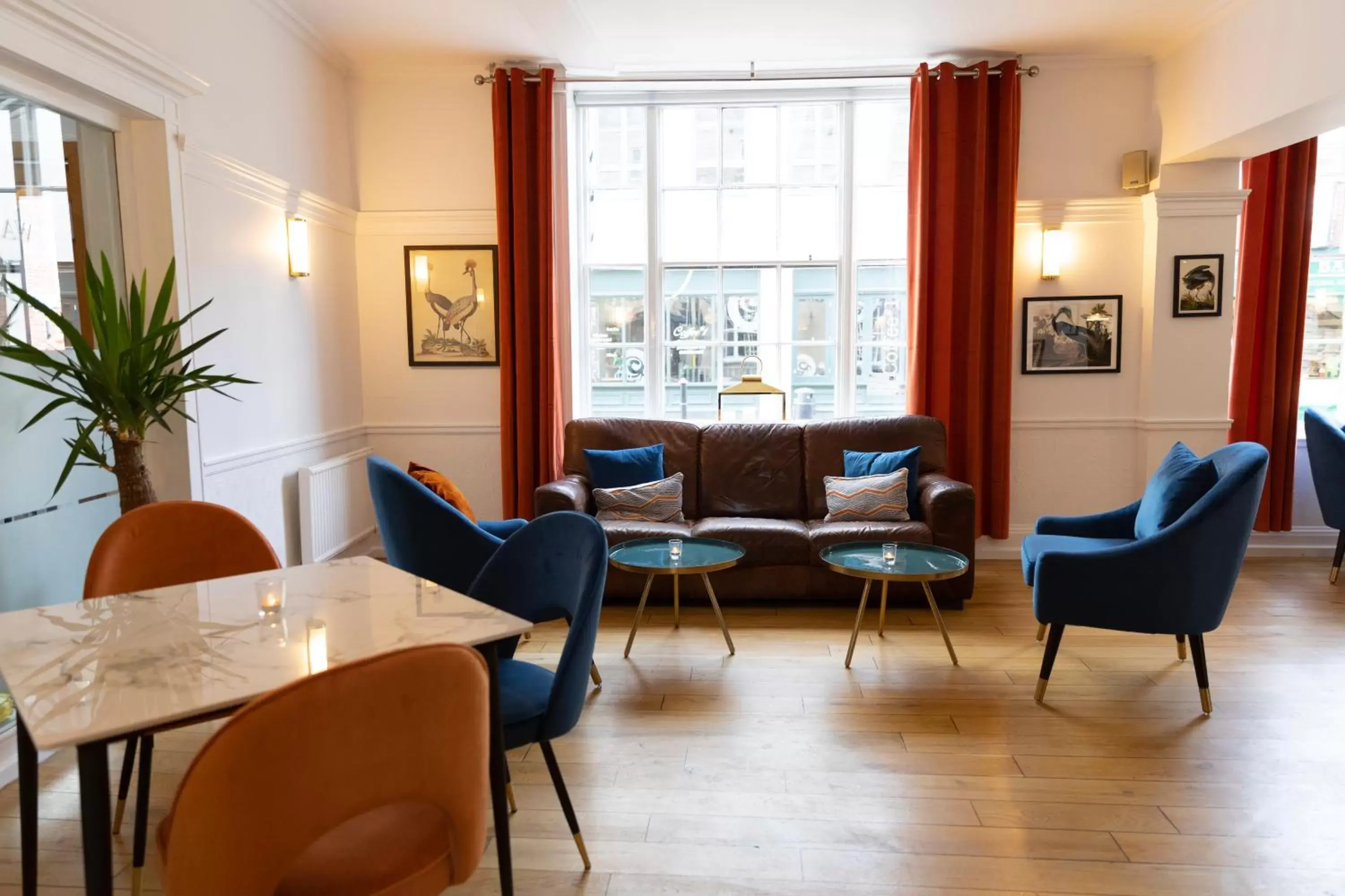 Living room in The Warwick Arms Hotel