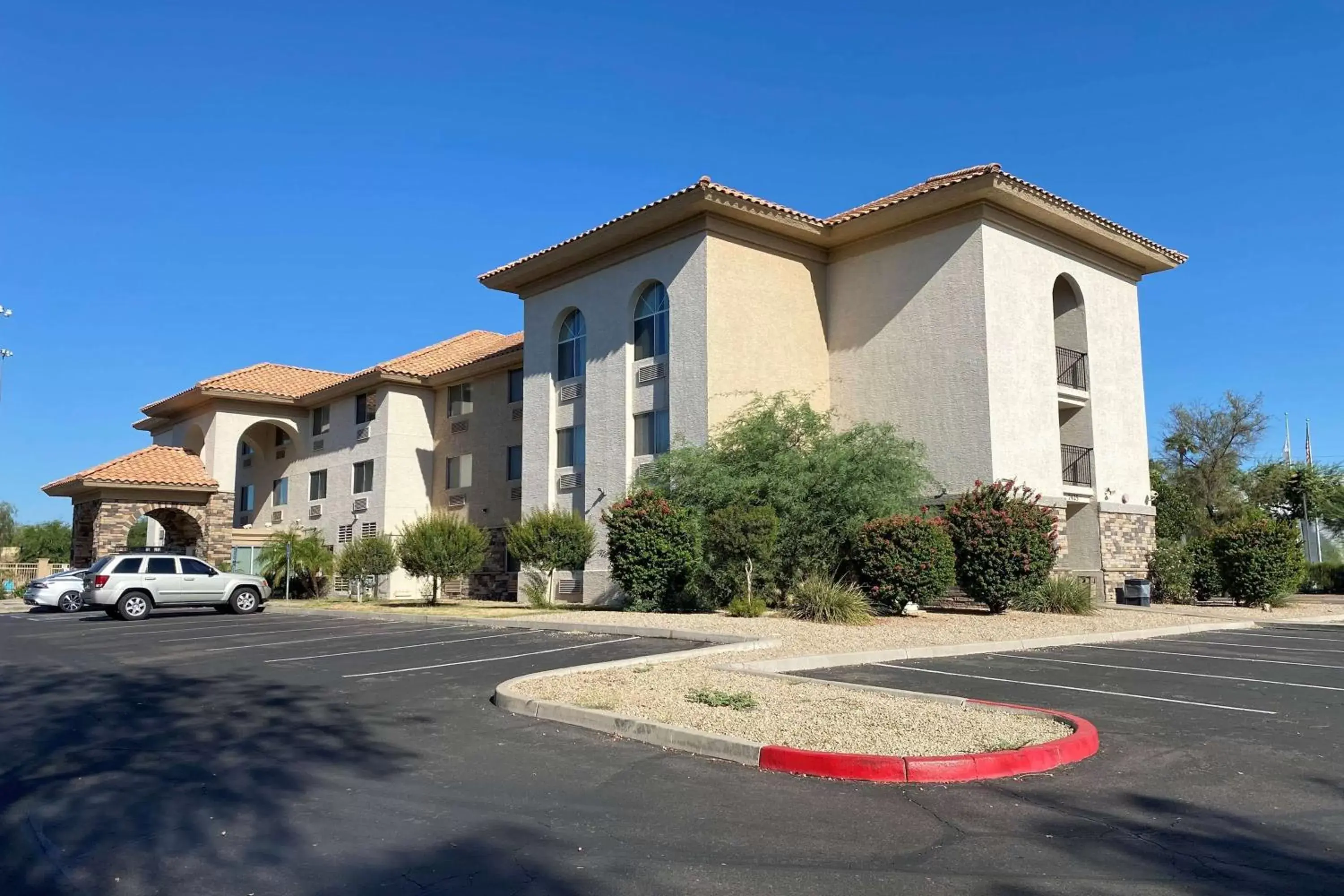 Property building in Wingate by Wyndham Chandler Phoenix Property building in Wingate by Wyndham Chandler Phoenix