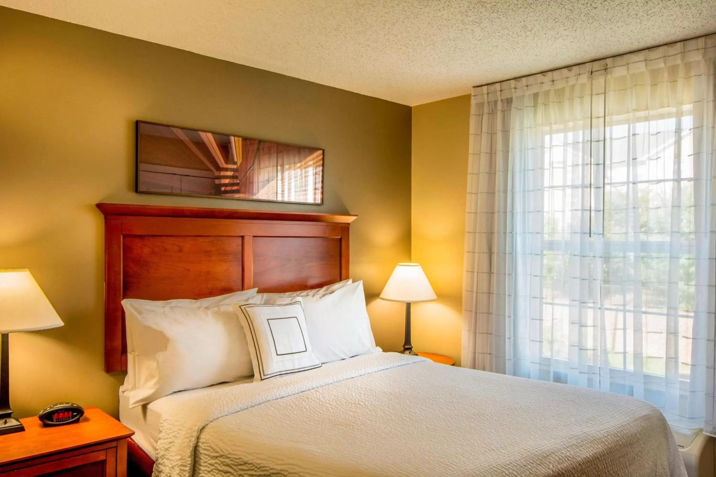 Bedroom, Bed in TownePlace Suites by Marriott Baltimore BWI Airport