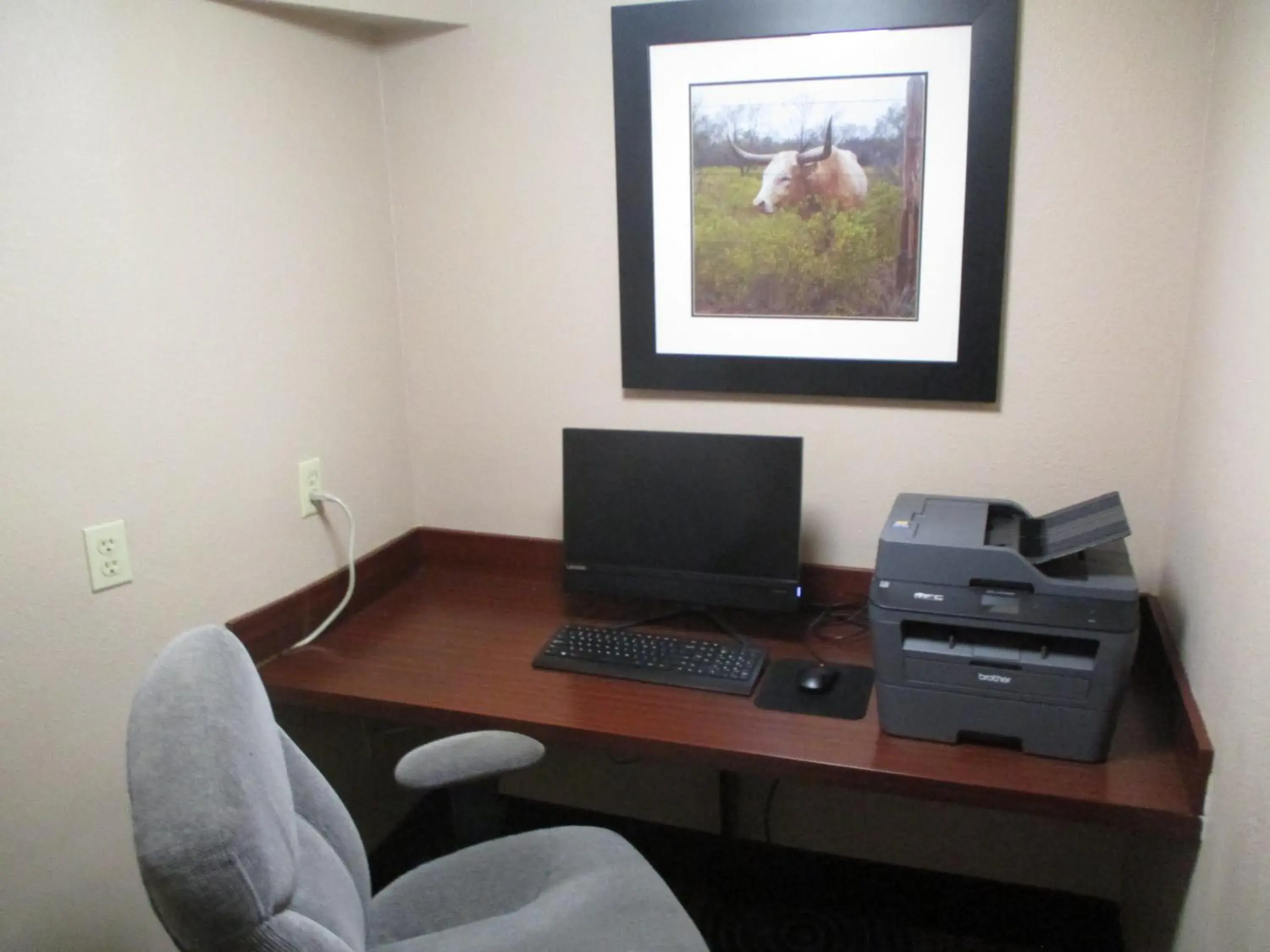 Business facilities in Days Inn & Suites by Wyndham Sam Houston Tollway
