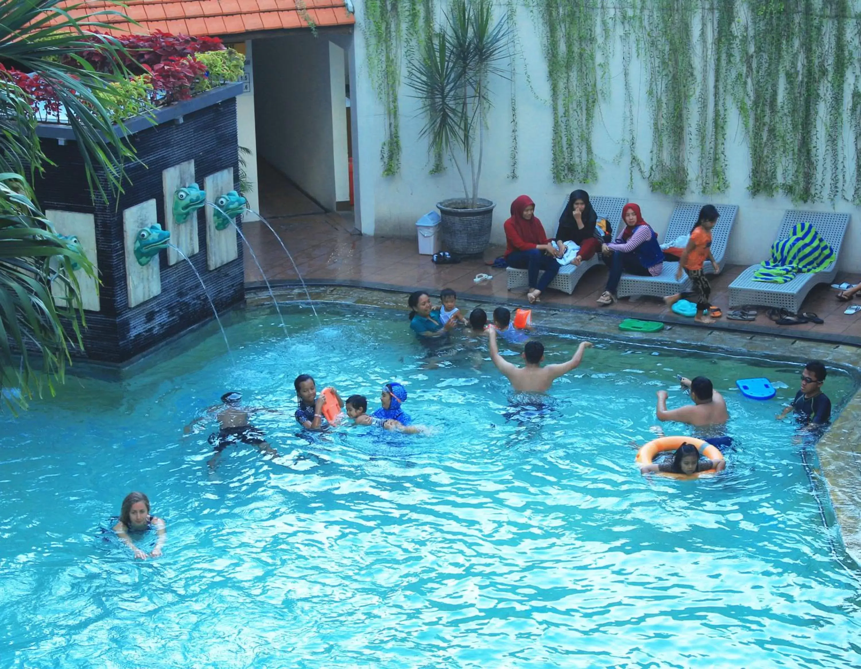 Swimming Pool in Grand Inna Tunjungan