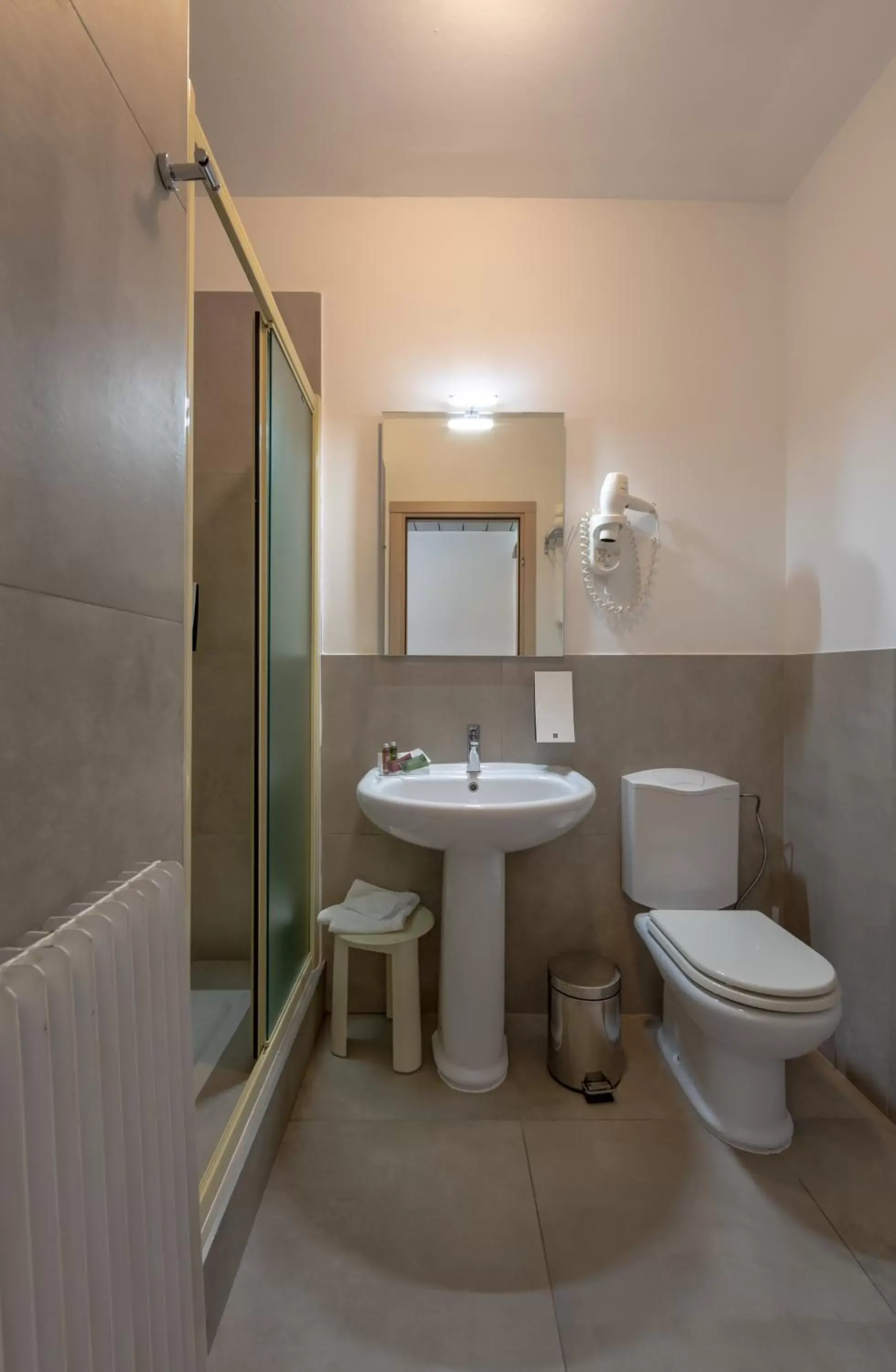 Shower, Bathroom in Hotel Valpolicella International