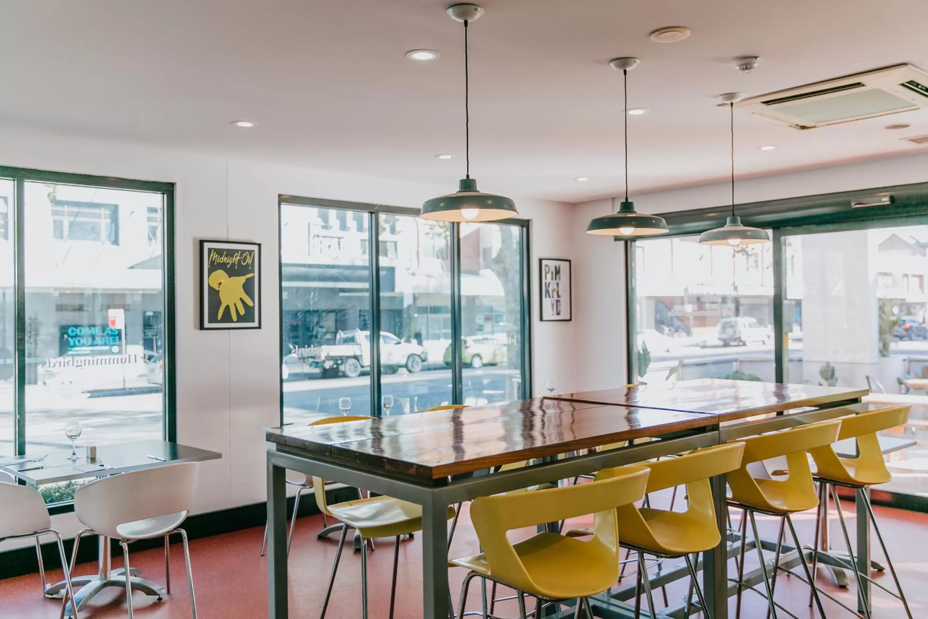 Restaurant/places to eat in ibis Newcastle