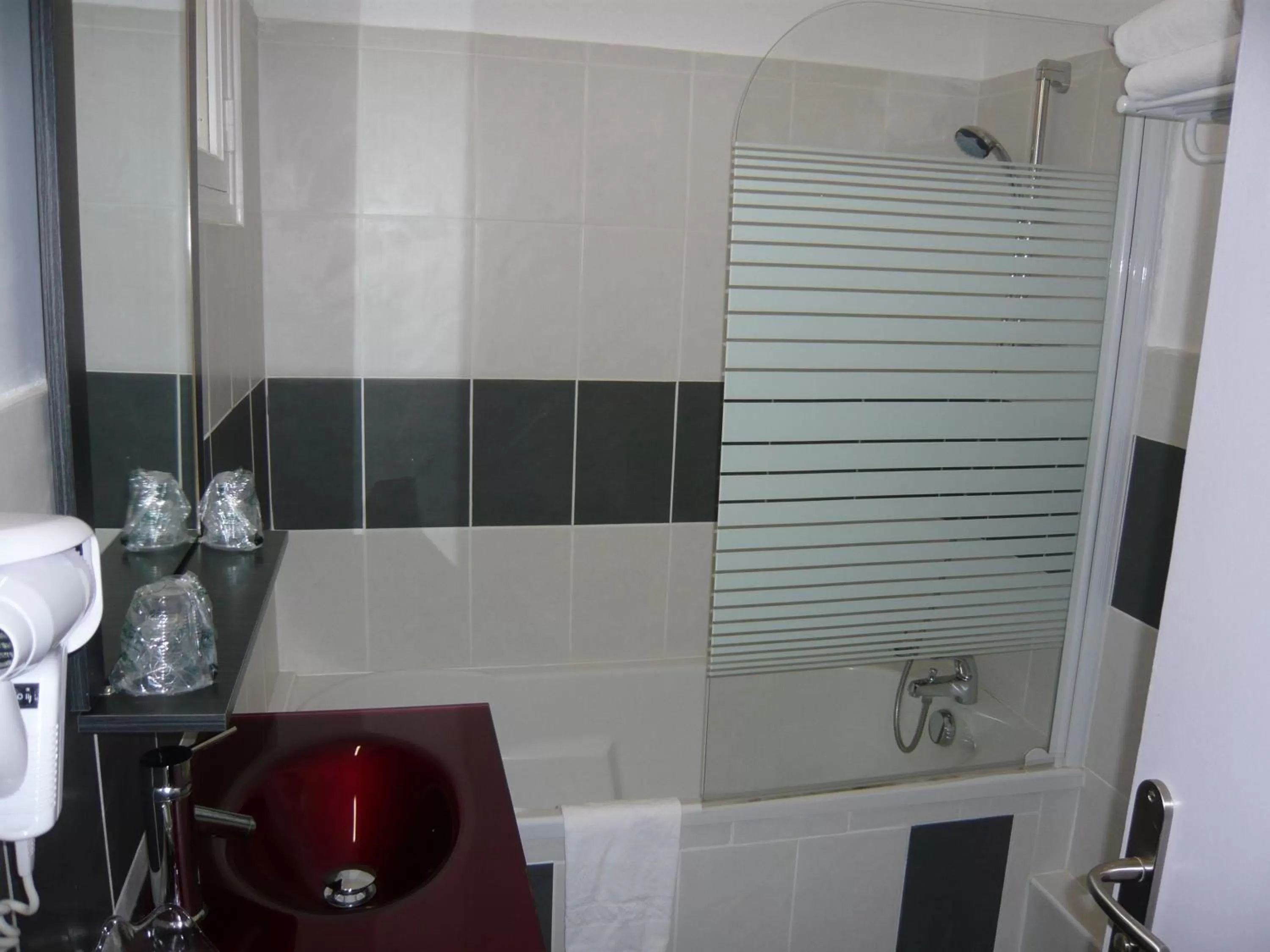 Bathroom in Hôtel Port Beach