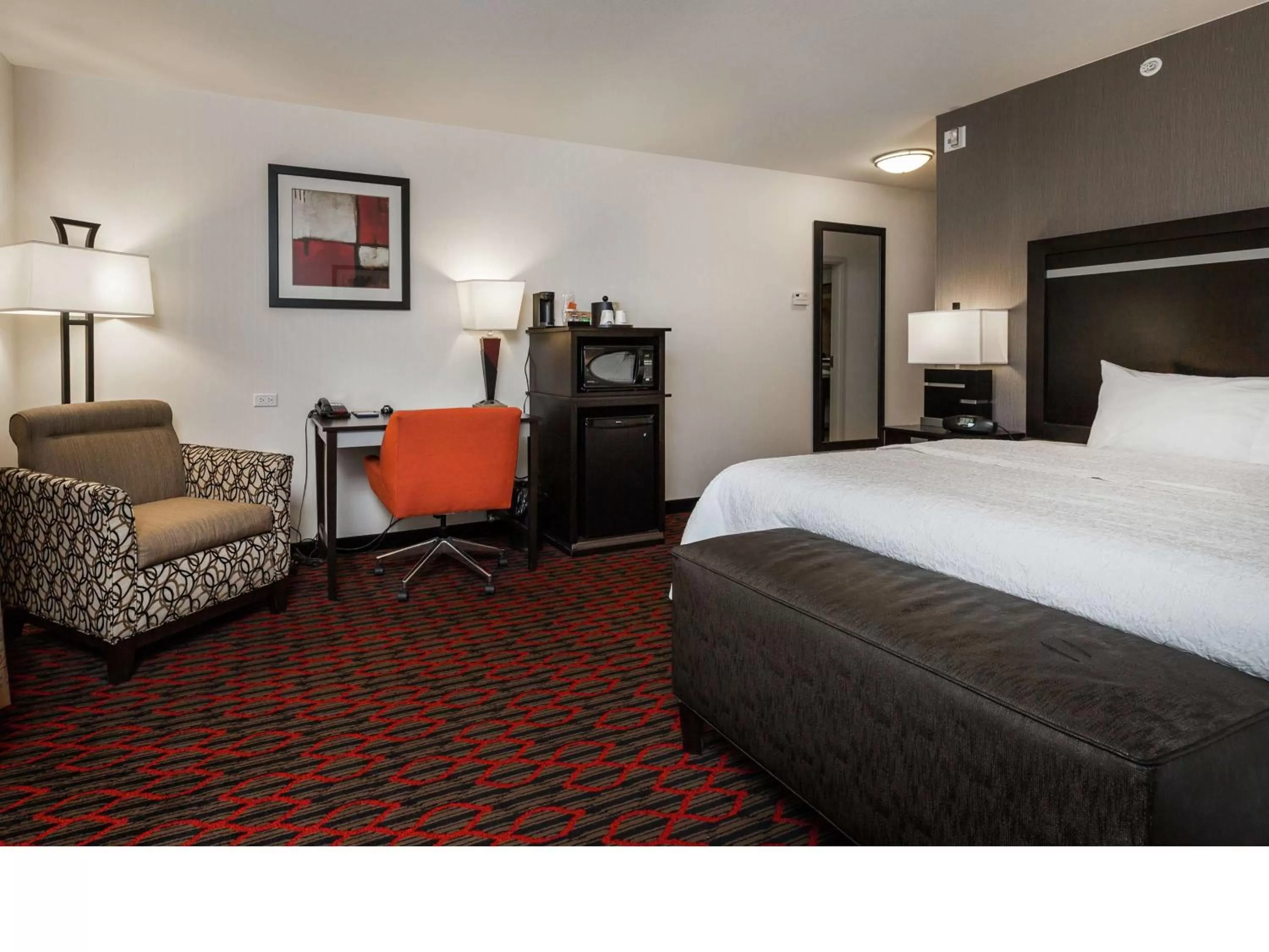 Bedroom, Bed in Hampton Inn & Suites by Hilton Lethbridge