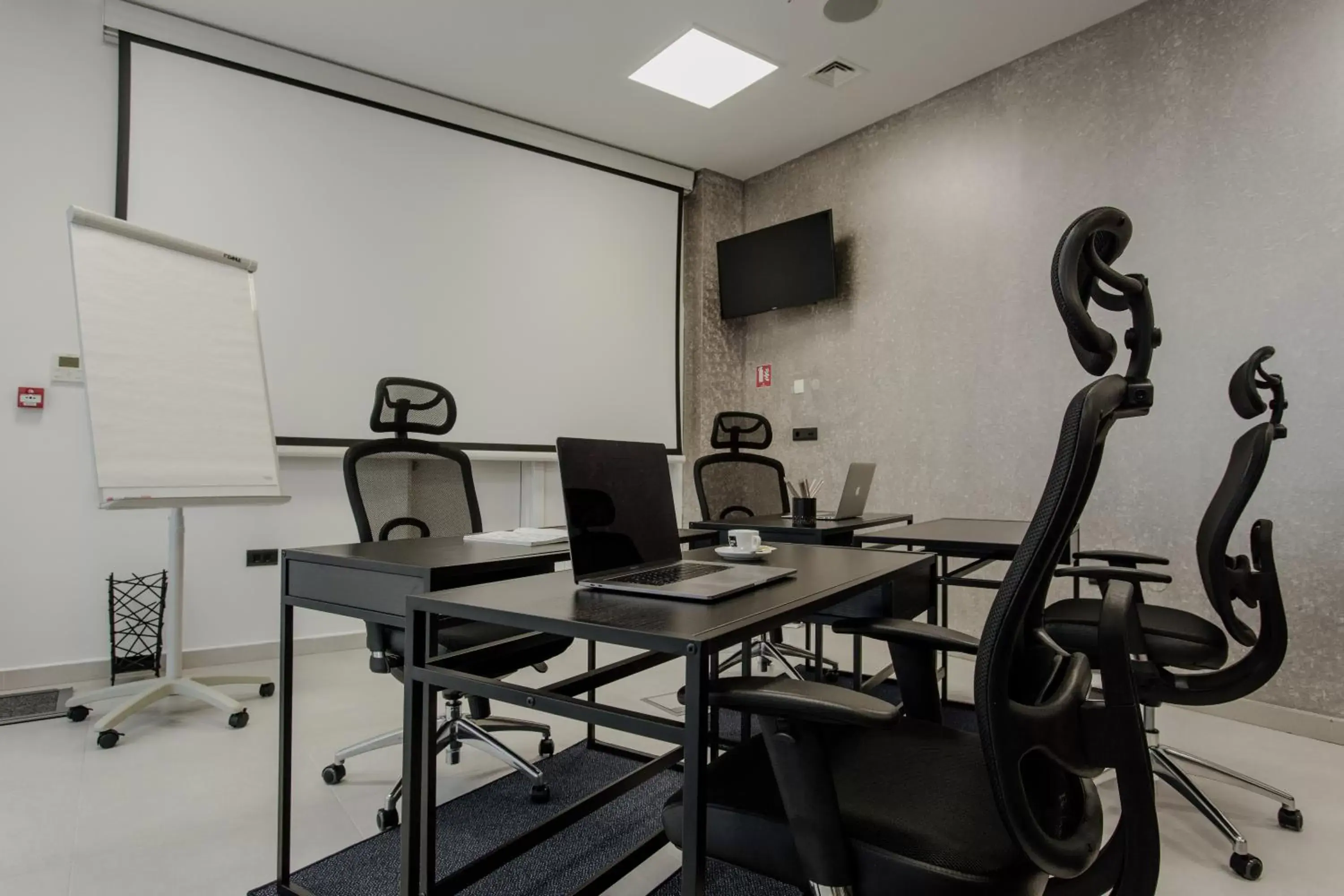 Meeting/conference room in Marvie Hotel & Health