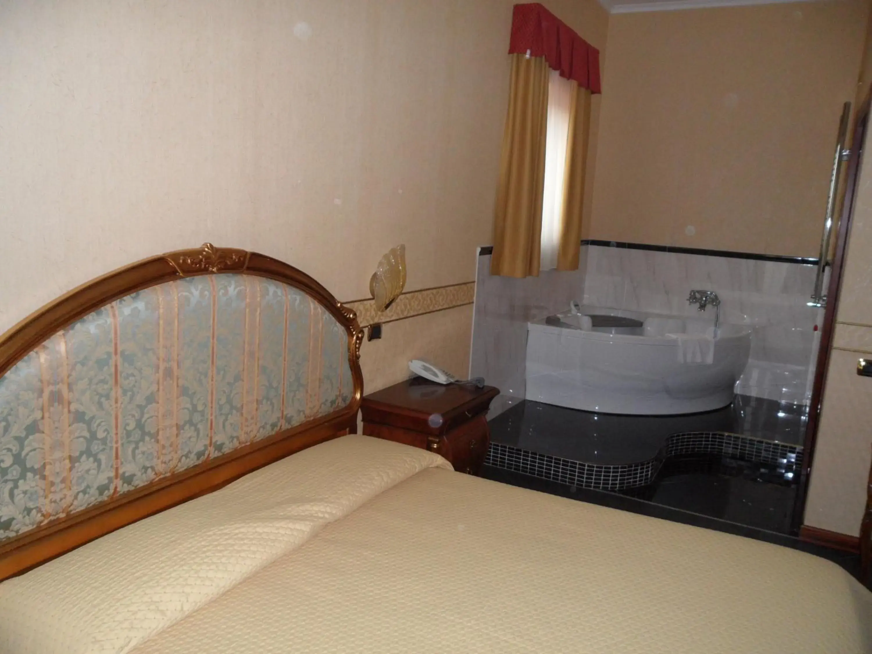 Photo of the whole room, Bathroom in Hotel Ai Sette Nani