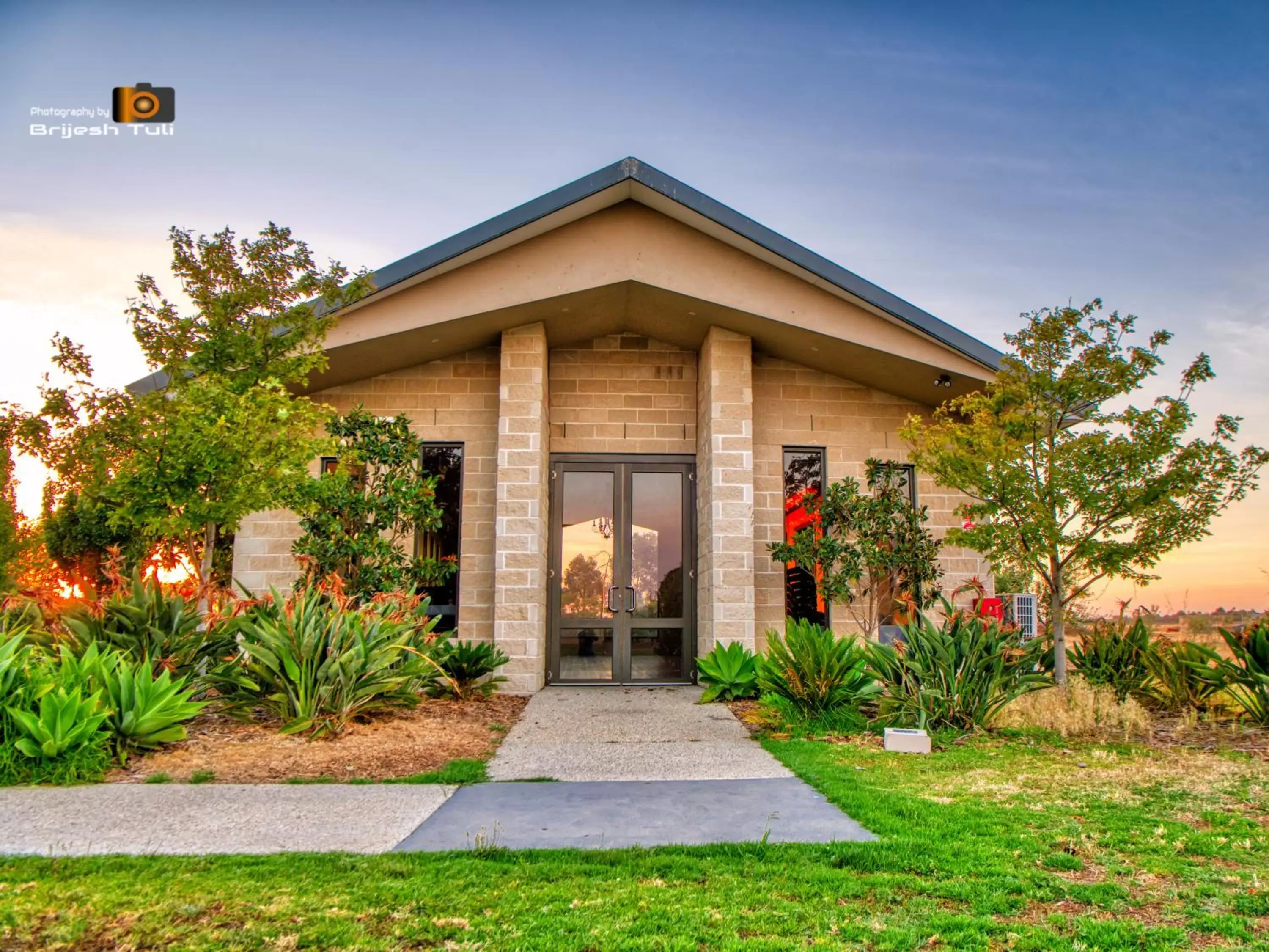 Property building in Quality Hotel Point Cook Property building in Quality Hotel Point Cook