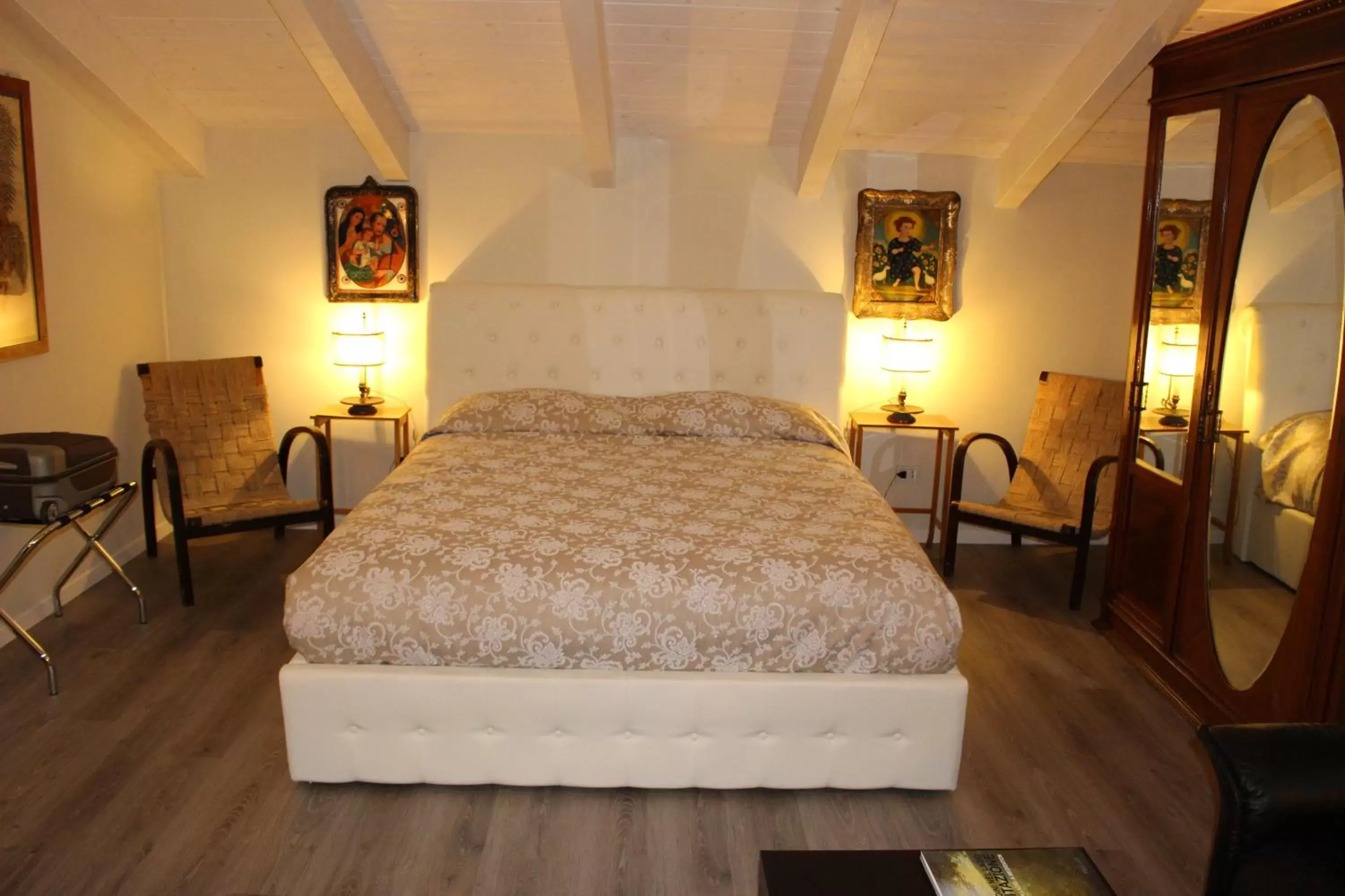 Photo of the whole room, Bed in Villa Abbamer