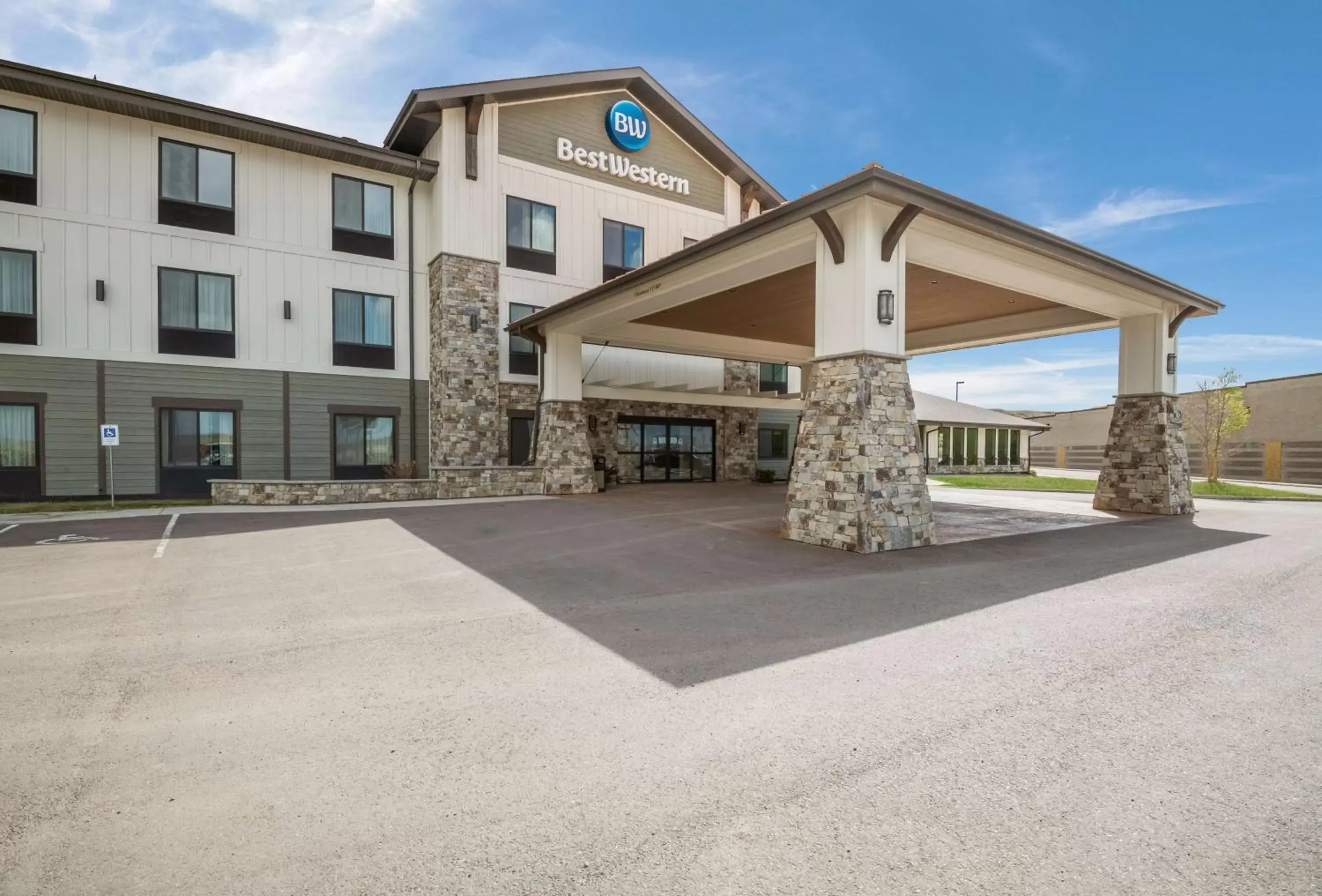 Property Building in Best Western Shelby Inn & Suites