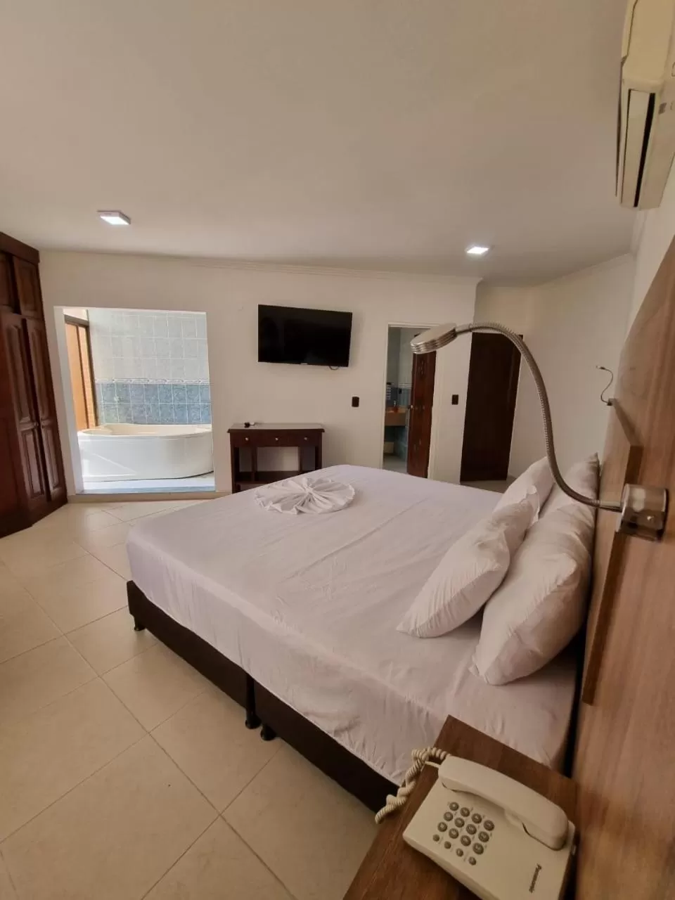 Bed in Zahira Hotel Melgar