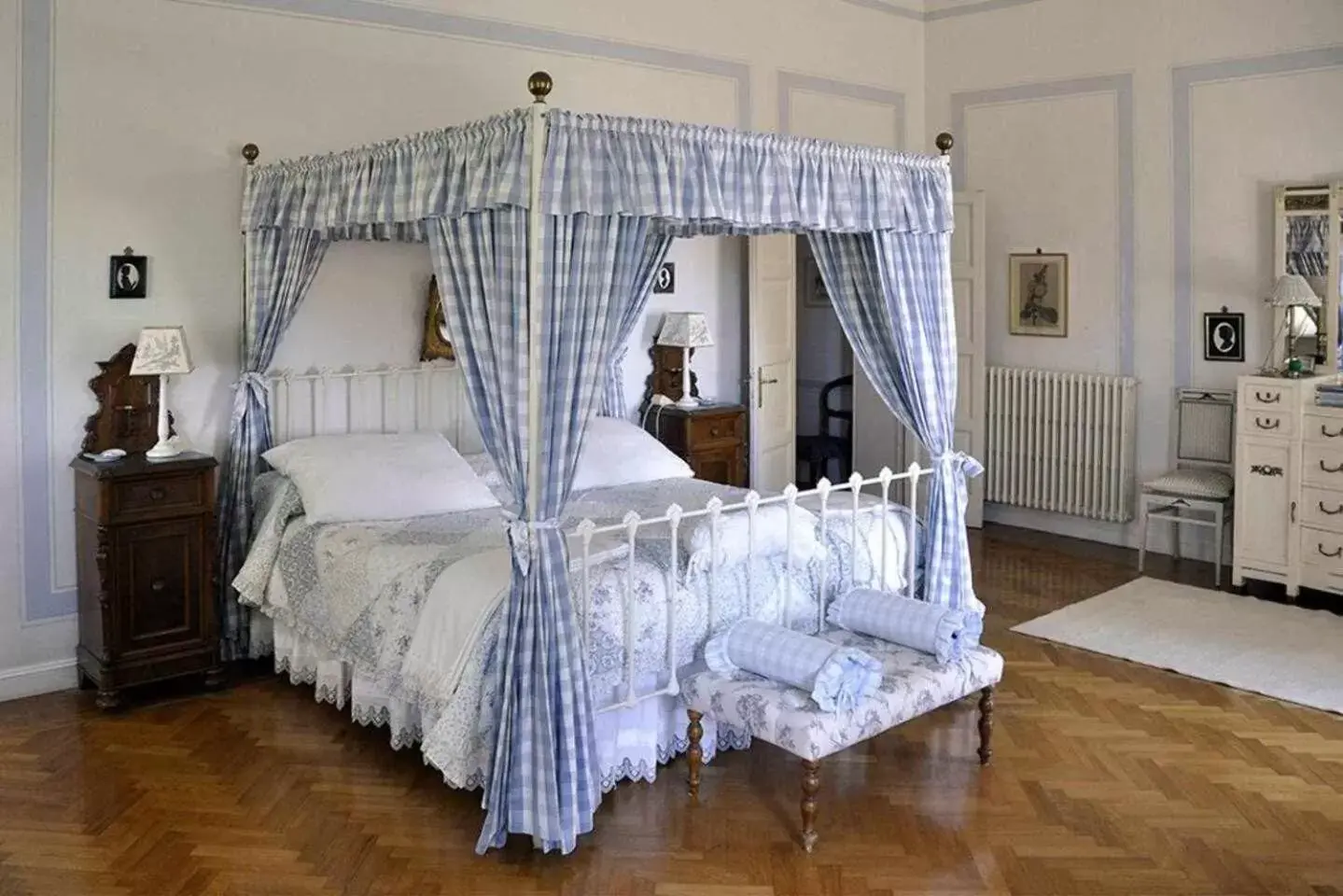 Bed in Villa la Moresca Relais de Charme BeB Adults only