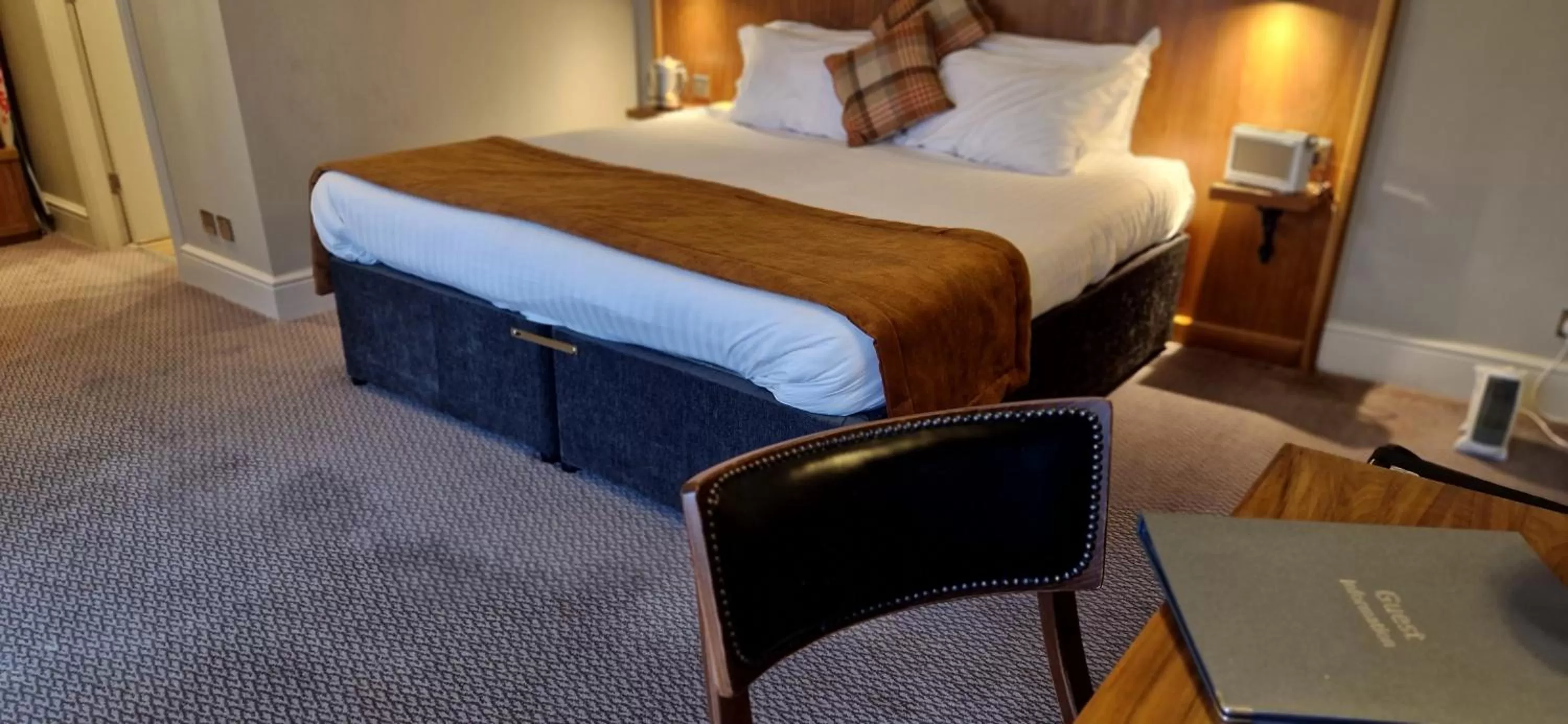 Bed in The Cross-Keys Hotel