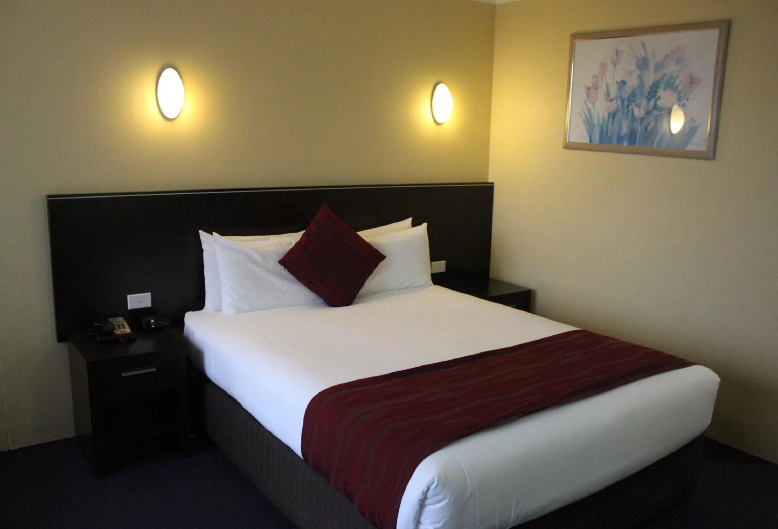 Bedroom, Bed in Alpine Motor Inn