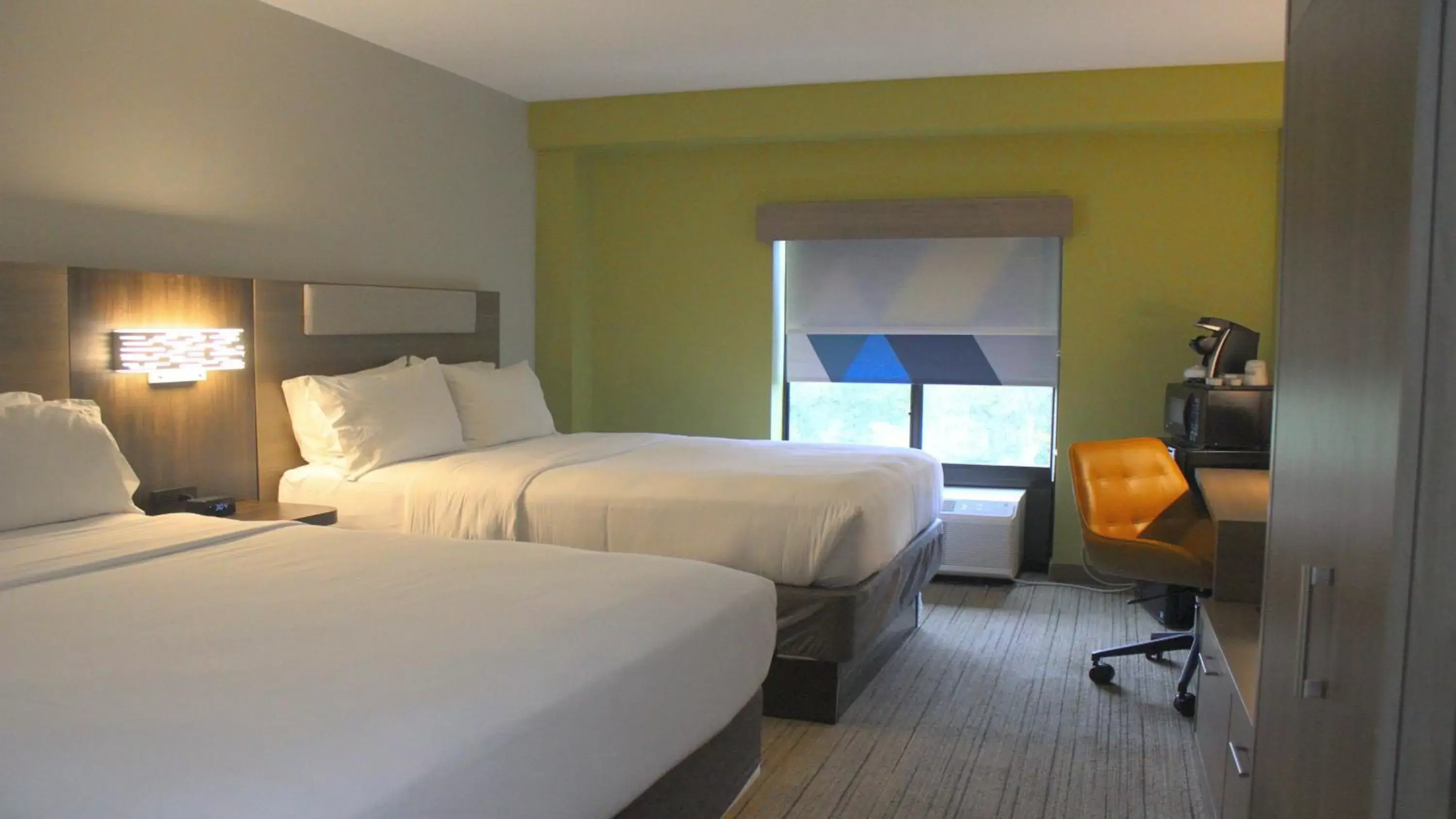 Photo of the whole room, Bed in Holiday Inn Express Hotel & Suites - Wilson - Downtown, an IHG Hotel