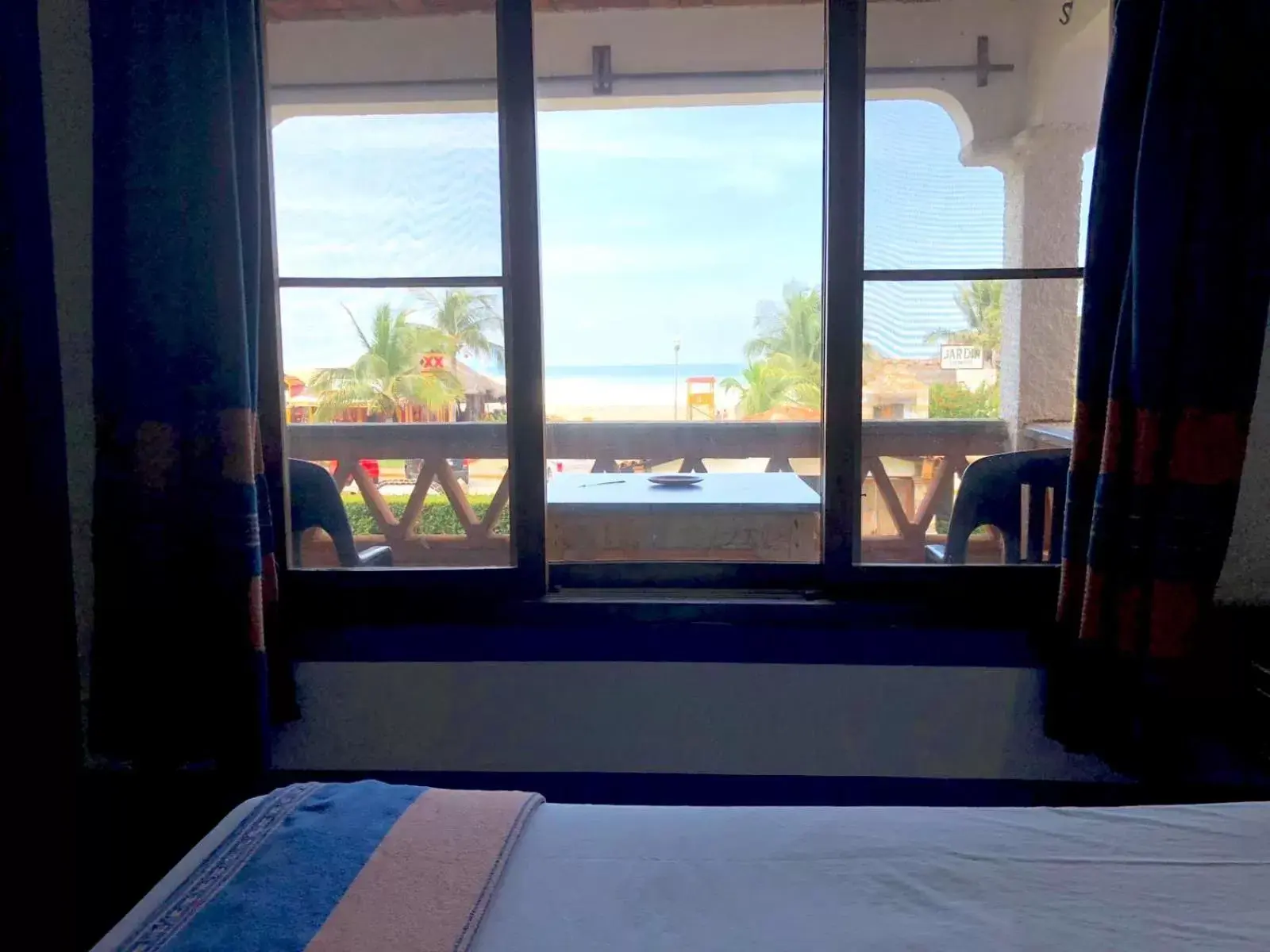 Balcony/Terrace, Bed in Hotel Arcoiris