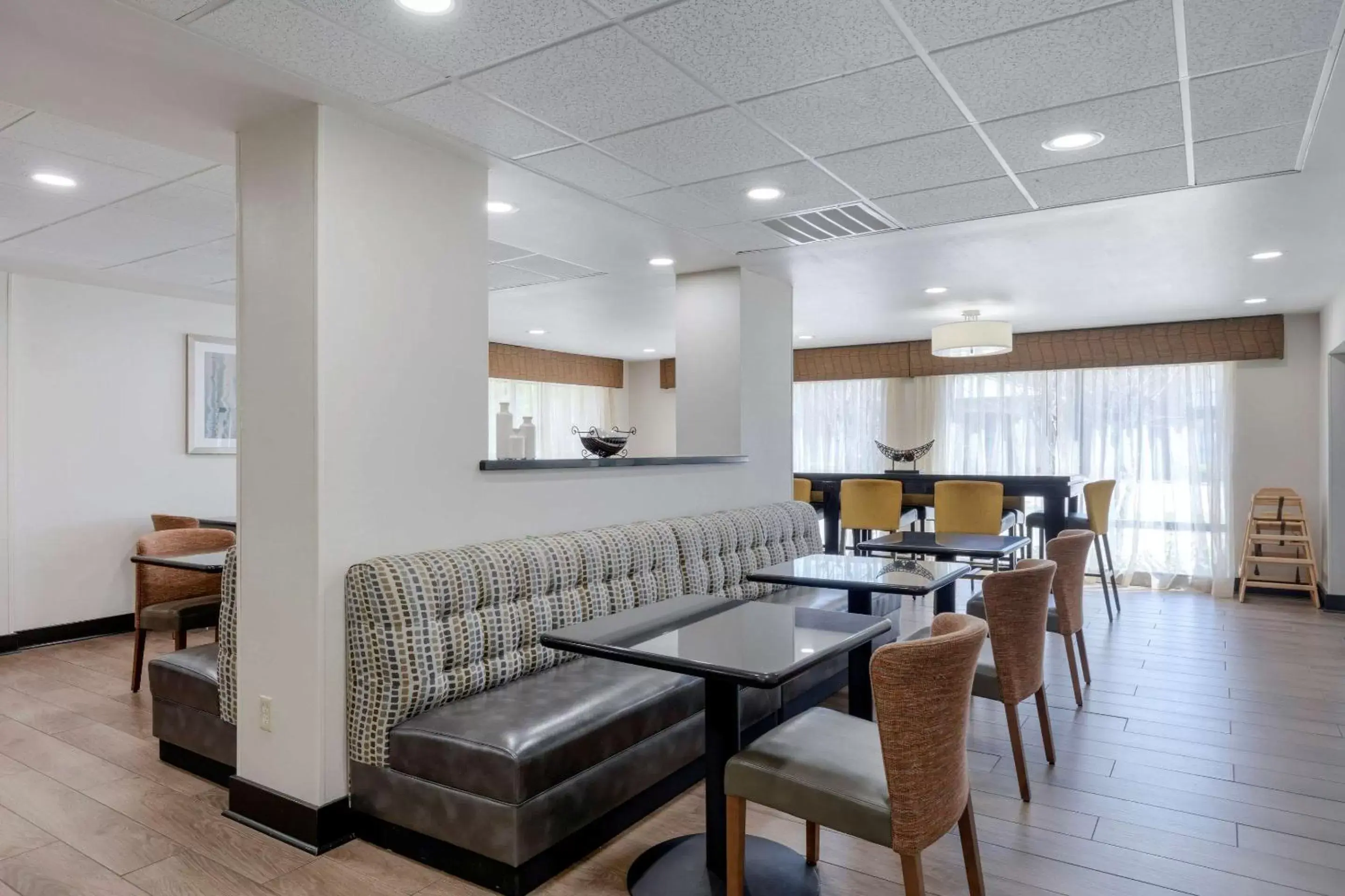 Breakfast in Comfort Inn Sherman Breakfast in Comfort Inn Sherman