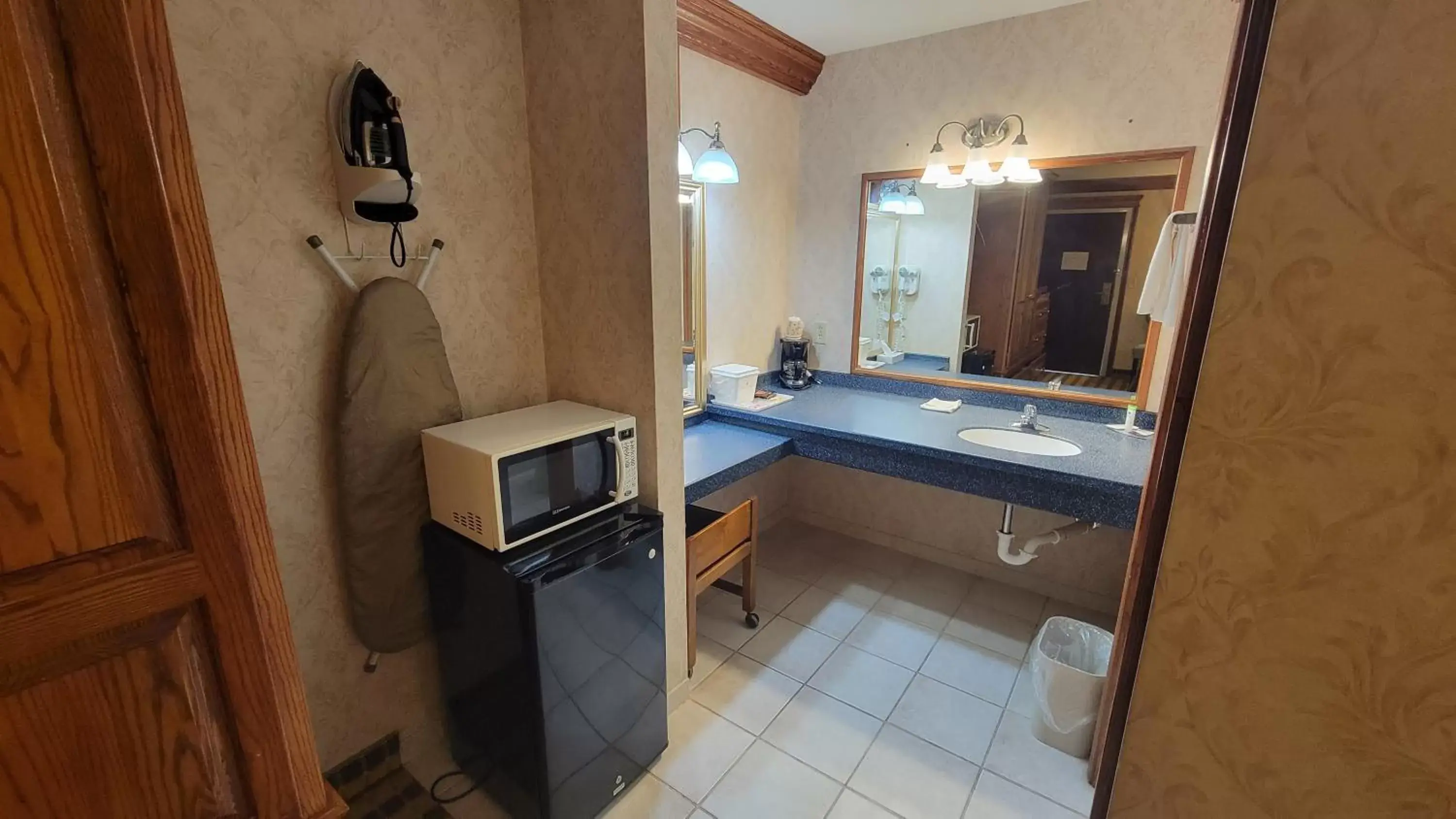 Bathroom in Ramada by Wyndham Saginaw Hotel & Suites