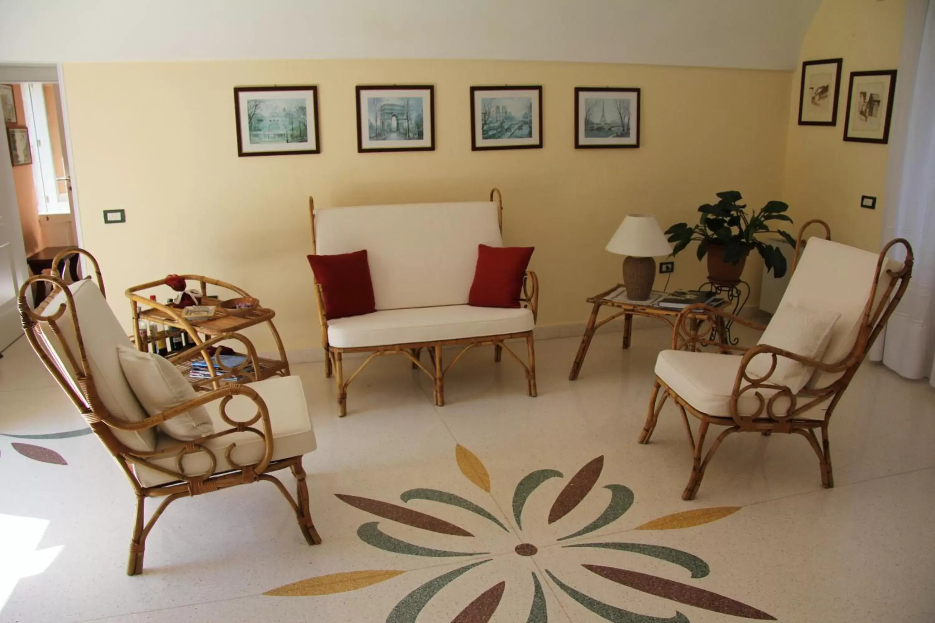 Communal lounge/ TV room in Parco Degli Aranci