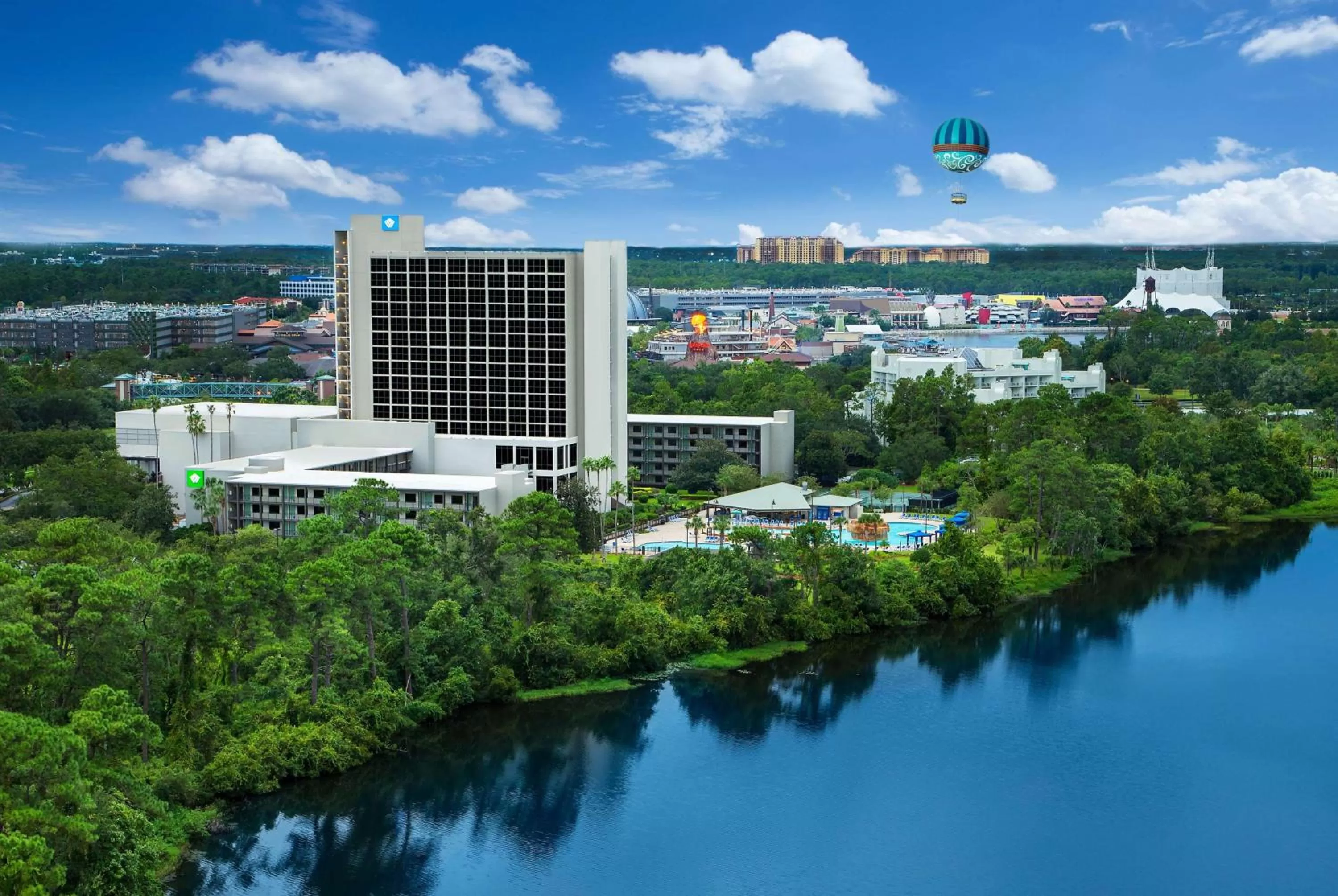 Property building in Wyndham Lake Buena Vista – Disney Springs® Area