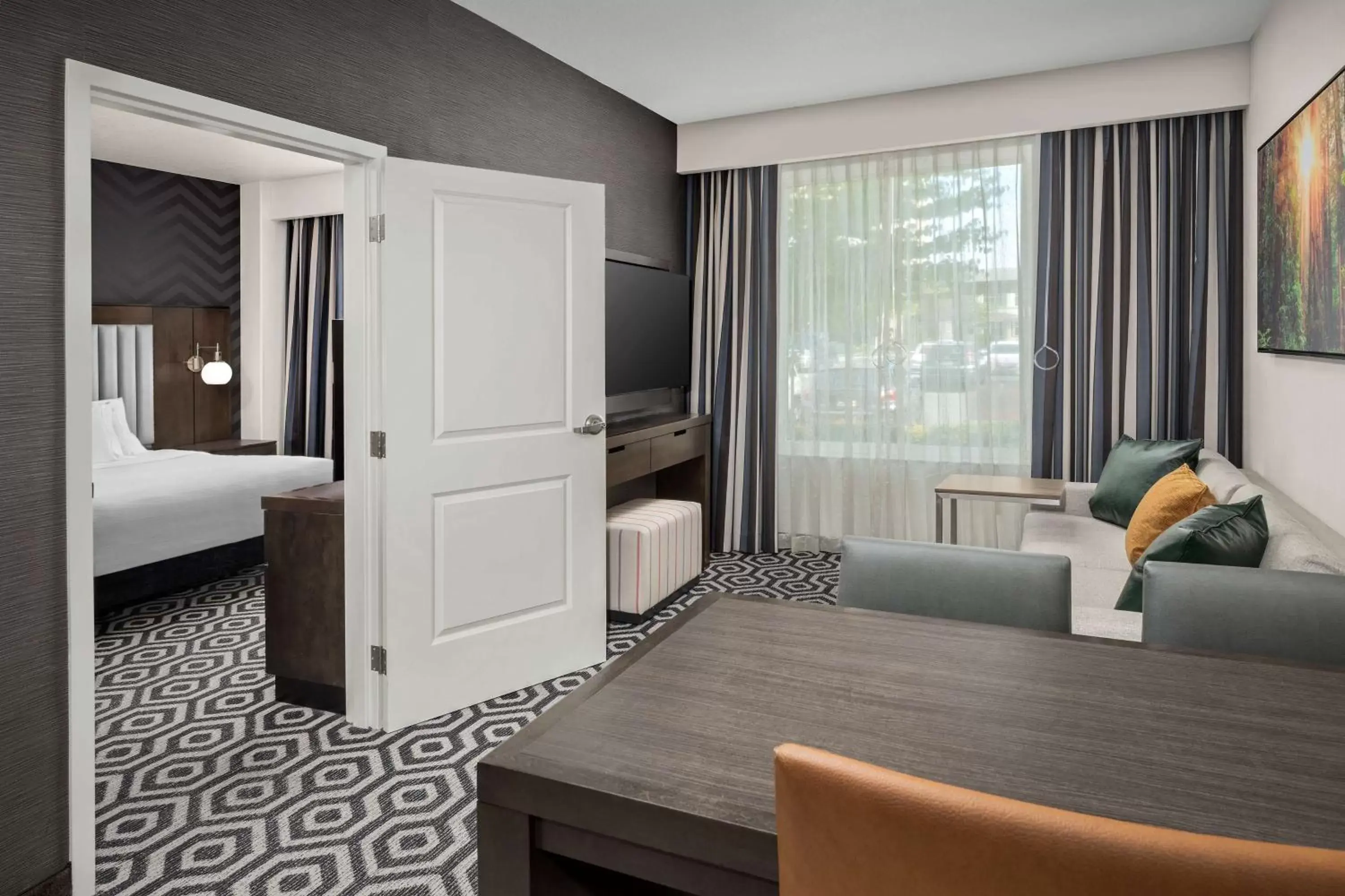 Bedroom in Embassy Suites Portland/Hillsboro