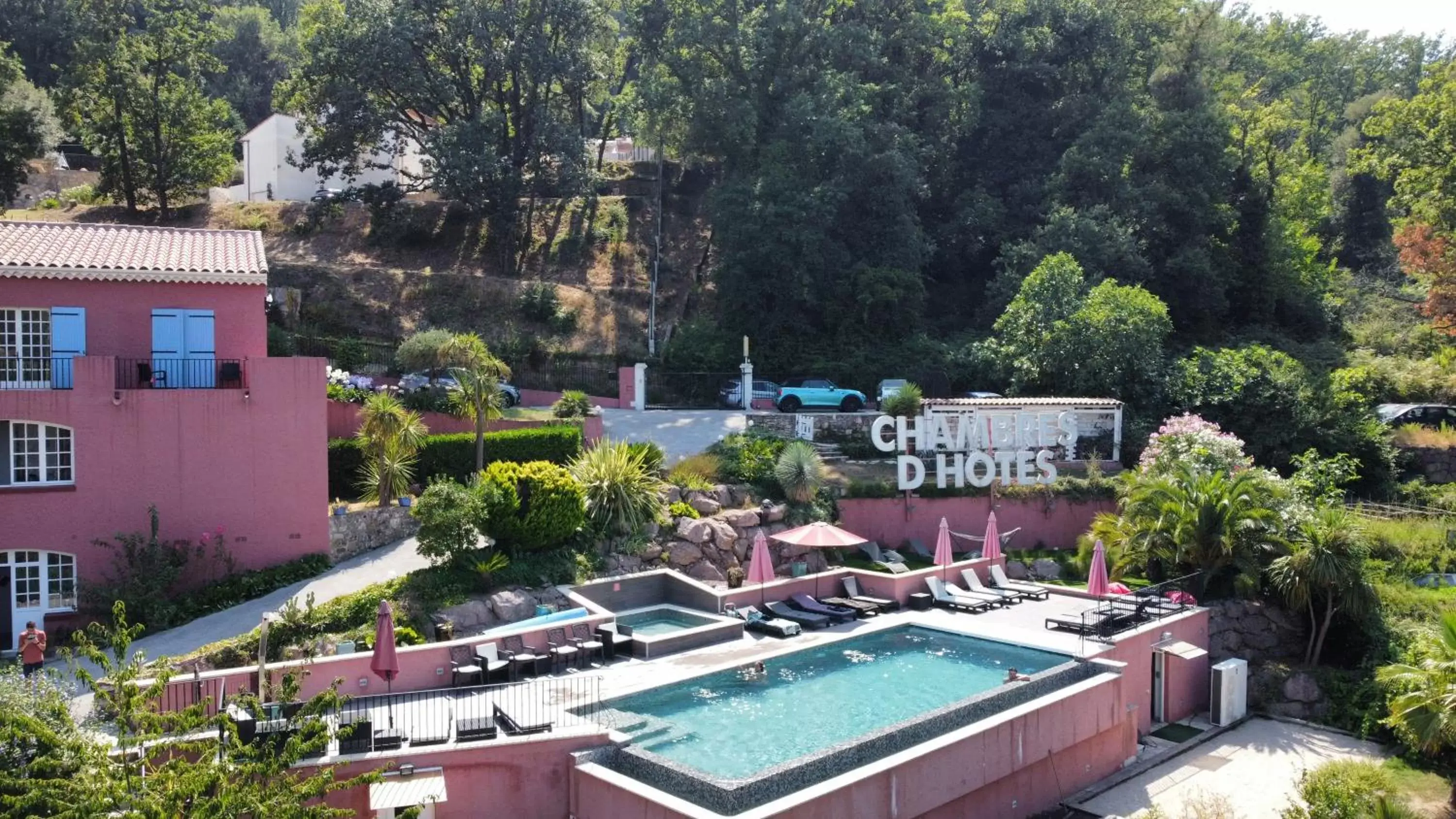 Pool View in Le Mas de la Verrerie