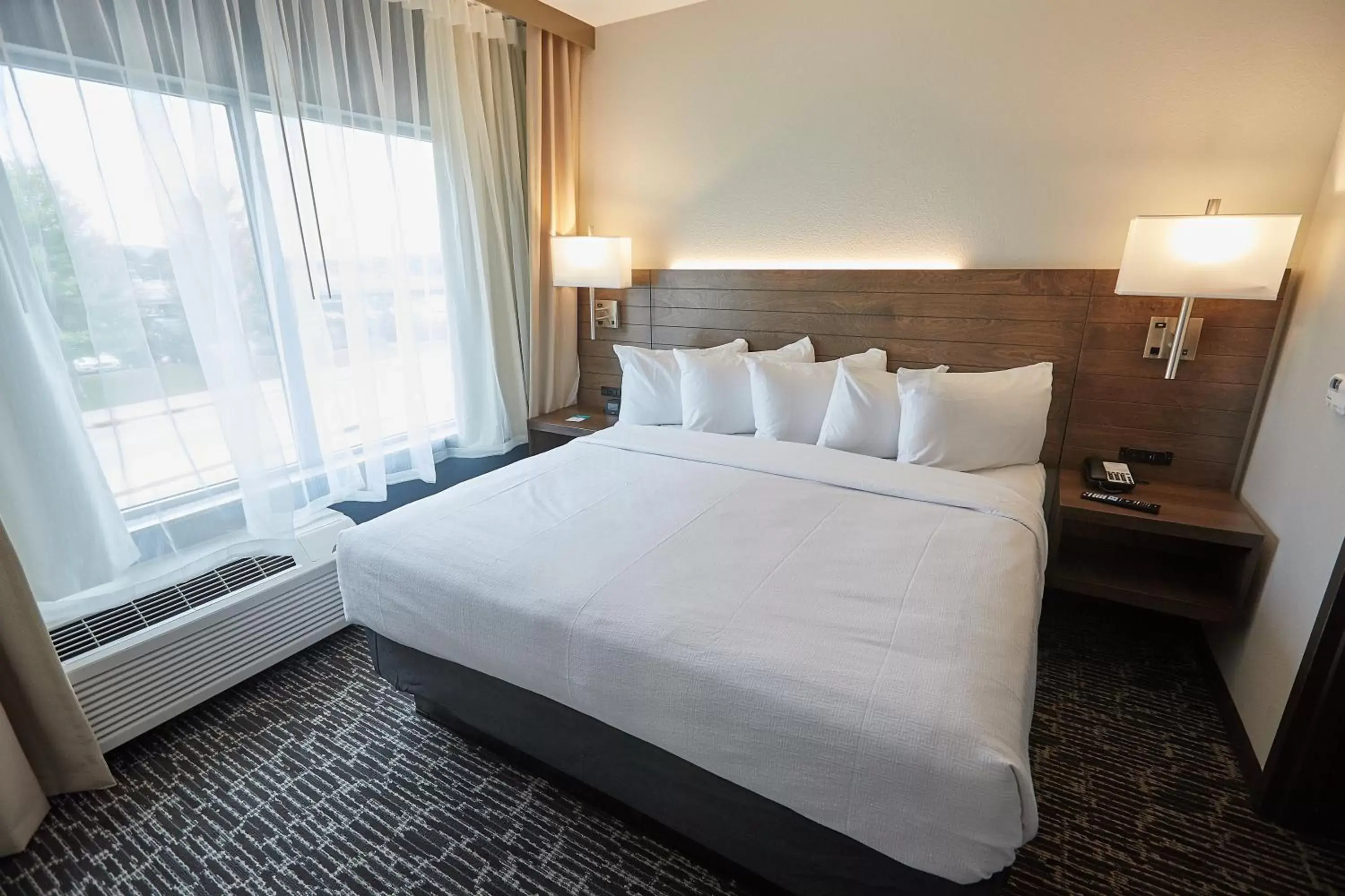 Bedroom, Bed in Gundersen Hotel & Suites