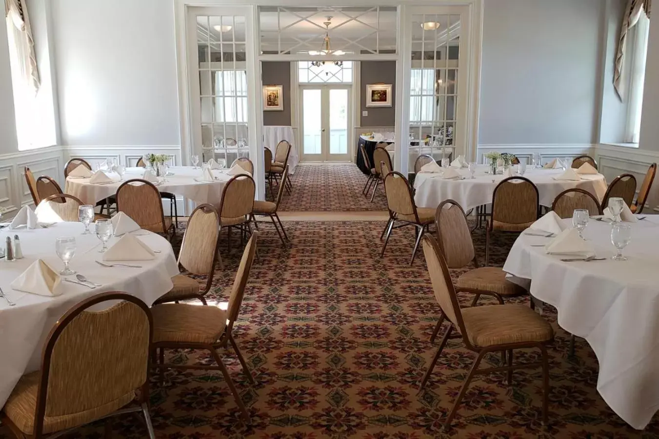Banquet/Function facilities, Restaurant/Places to Eat in Fort Harrison State Park Inn