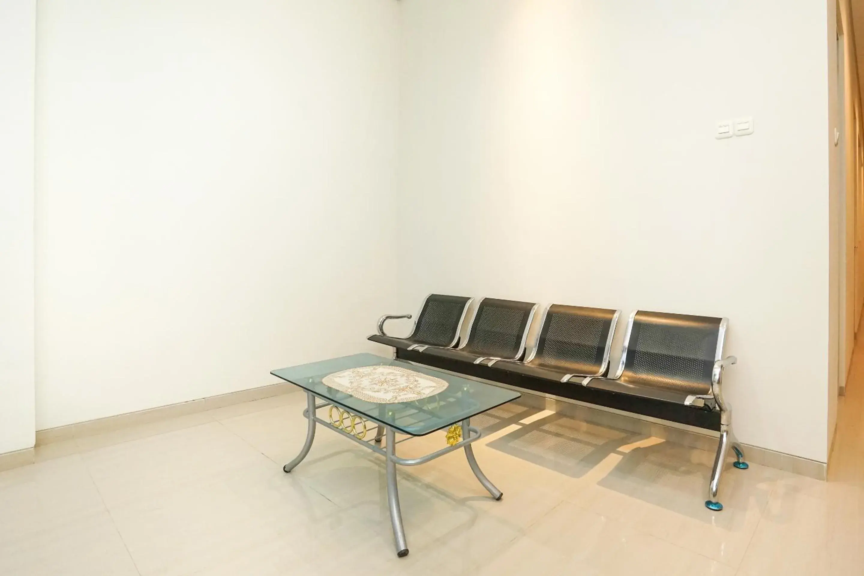 Communal lounge/ TV room, Seating Area in OYO 614 Graha 8 Syariah