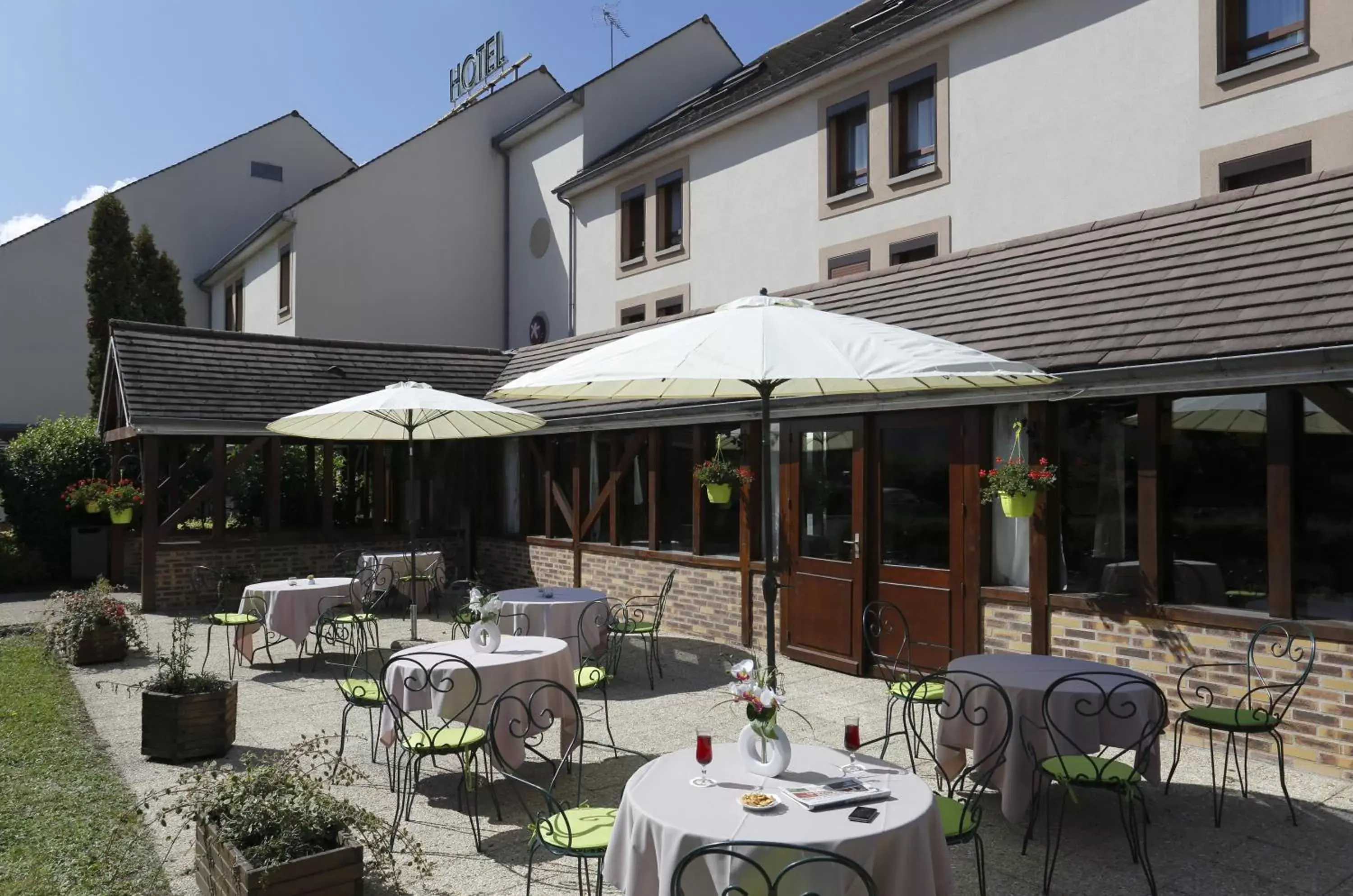 Balcony/Terrace, Restaurant/Places to Eat in Hôtel Ikar, Blois Sud