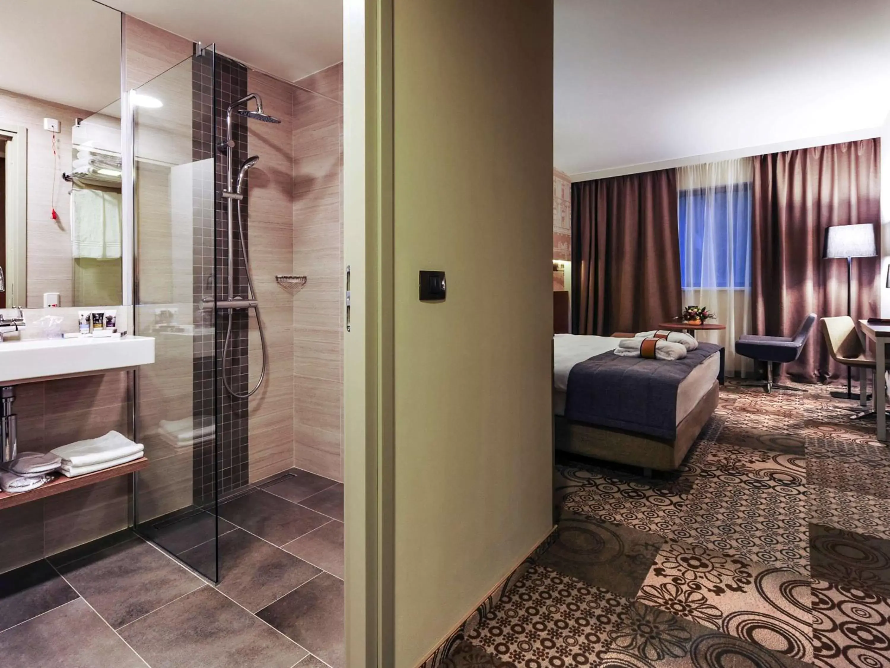 Photo of the whole room, Bathroom in Mercure Bucharest City Center