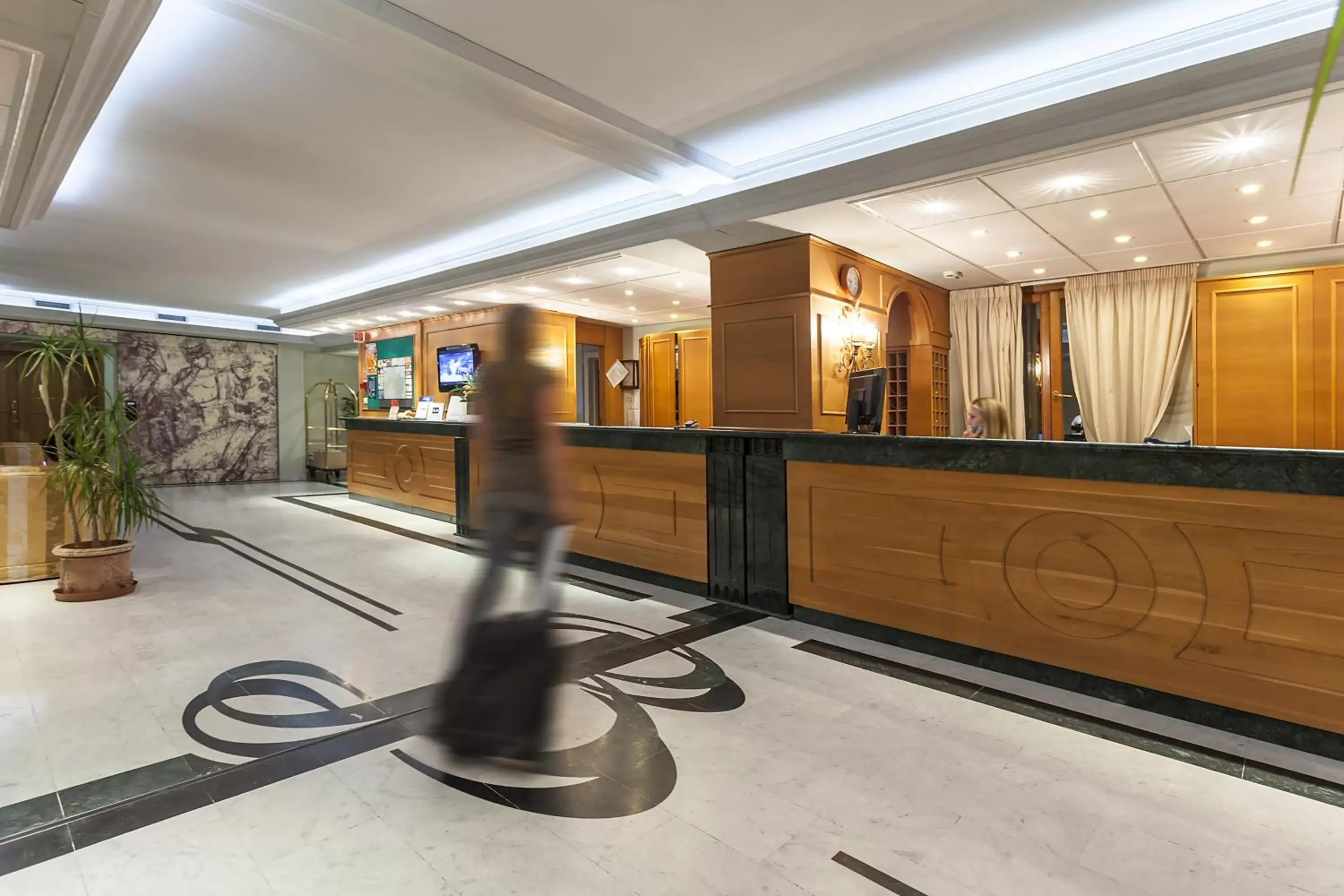 Staff, Lobby/Reception in Grand Hotel Bonanno