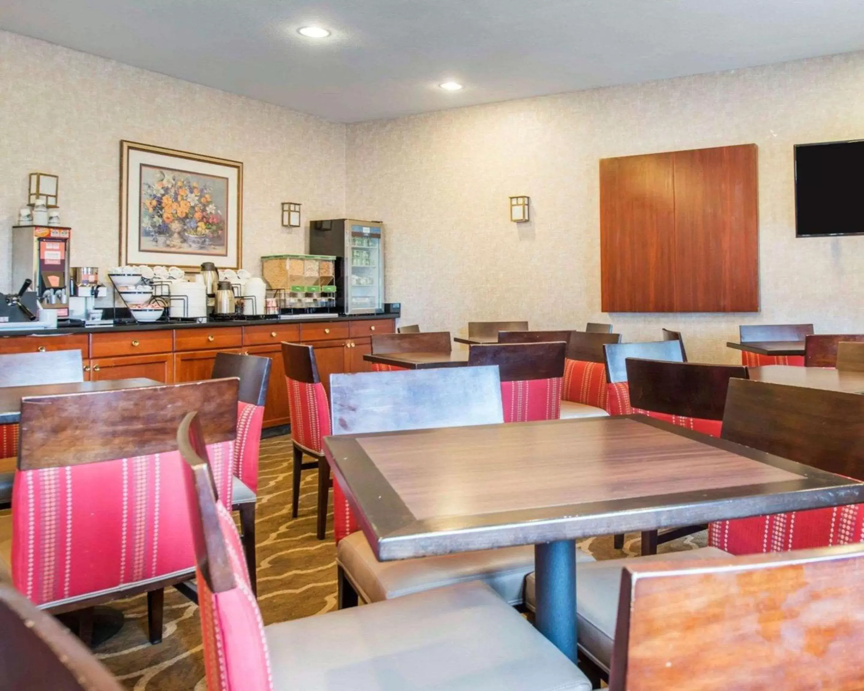 Restaurant/Places to Eat in Comfort Inn North Colorado Springs