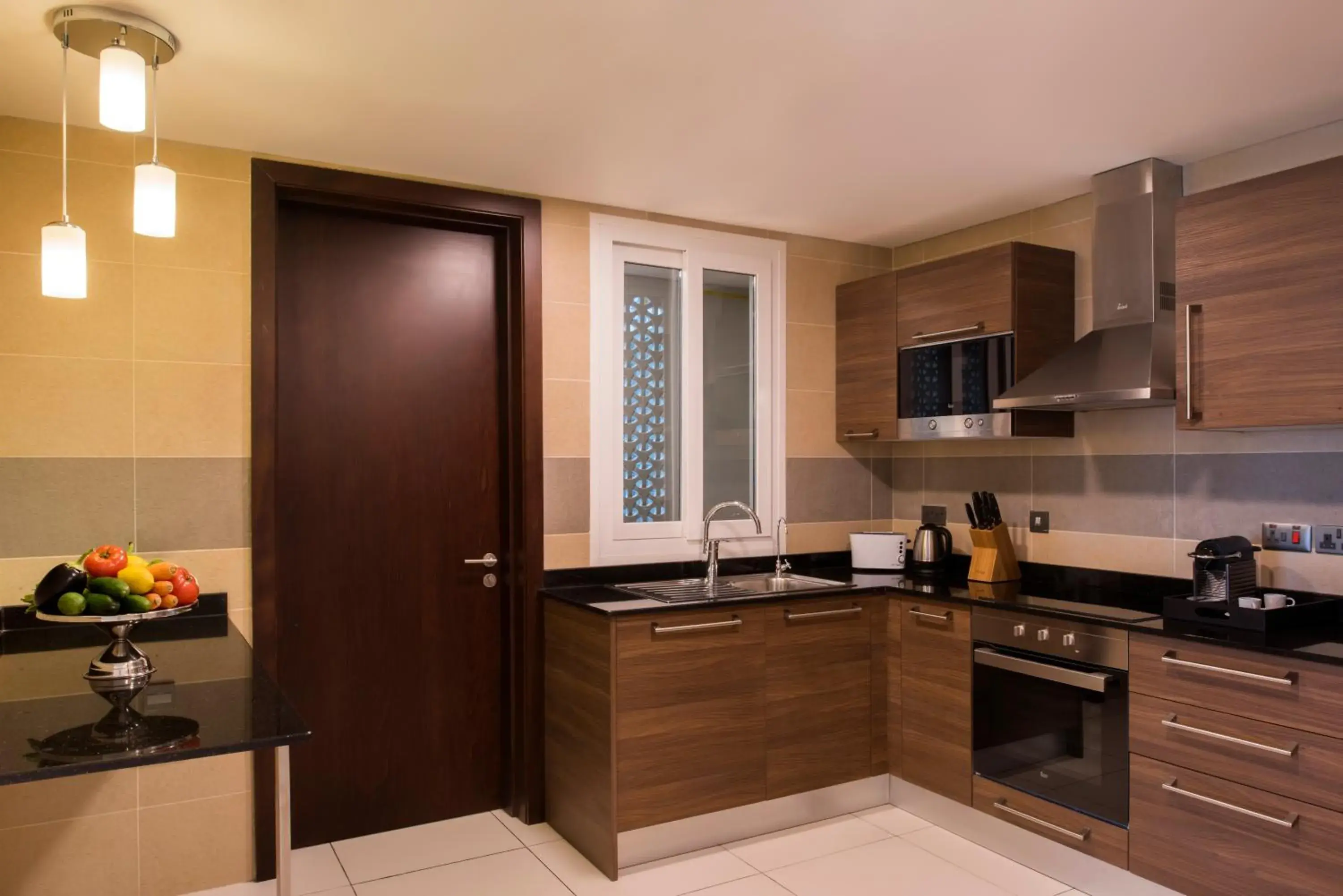 Kitchen or kitchenette, Kitchen/Kitchenette in Fraser Suites Muscat
