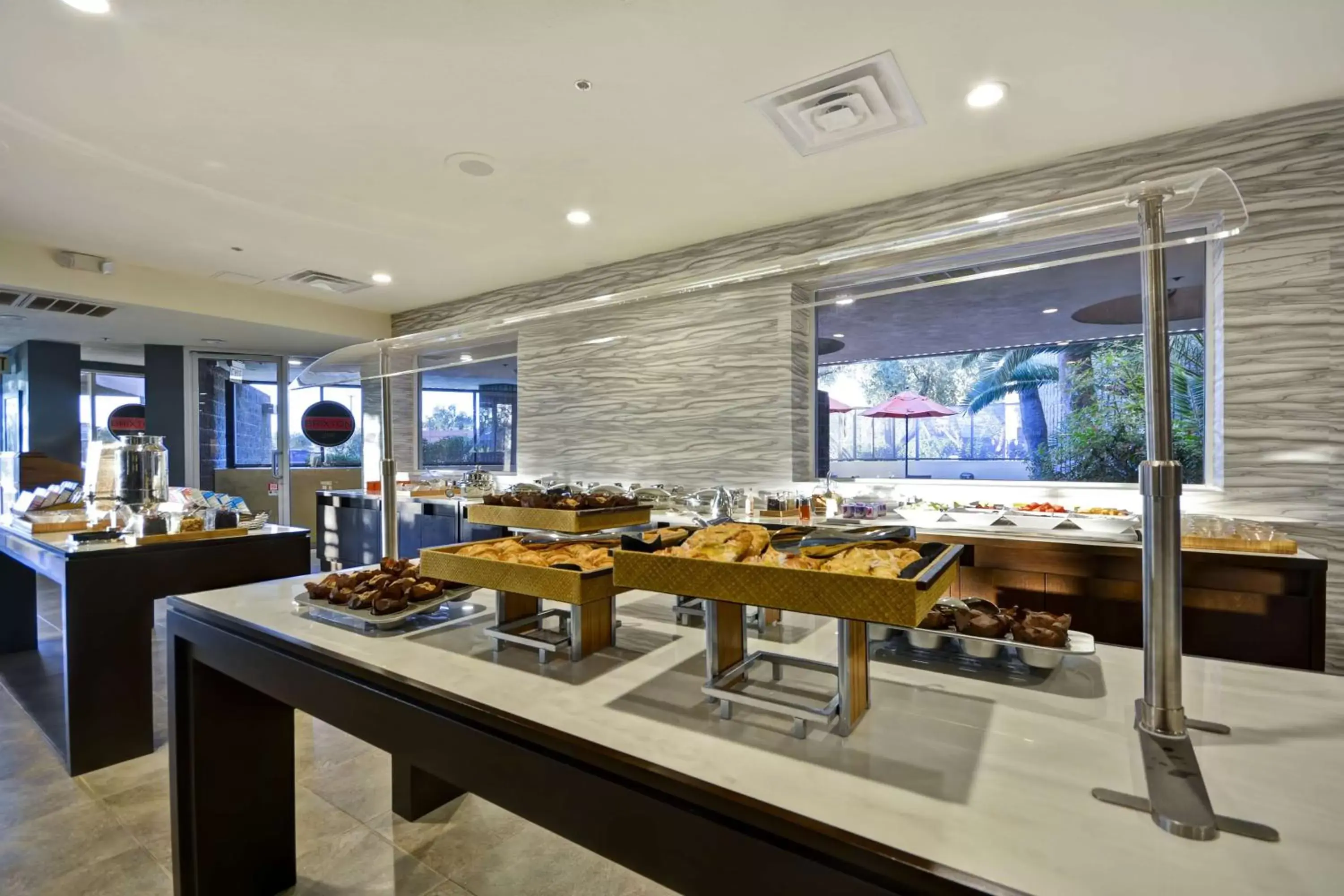 Dining area, Restaurant/Places to Eat in DoubleTree by Hilton Phoenix North