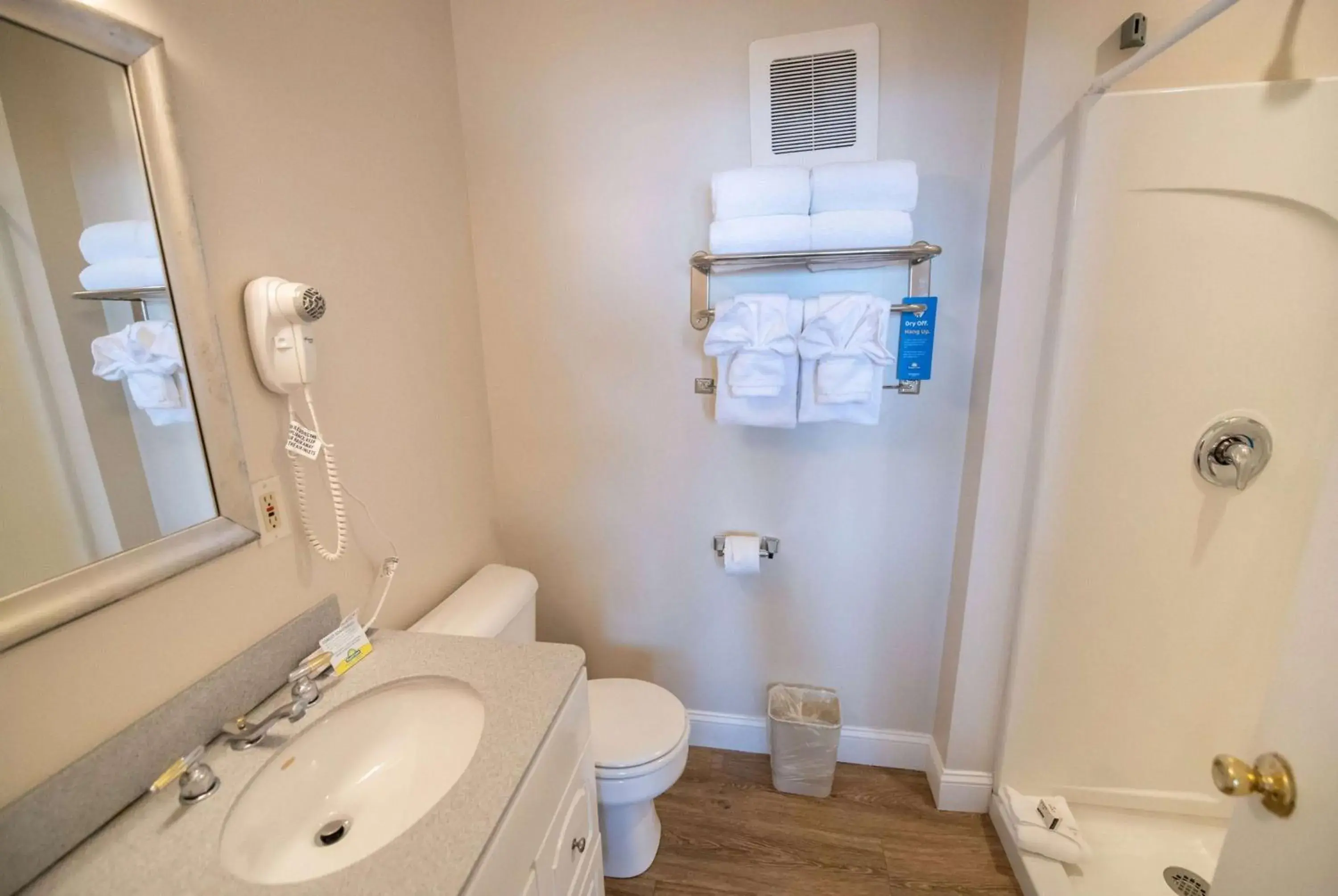 TV and multimedia, Bathroom in Days Inn by Wyndham Bar Harbor