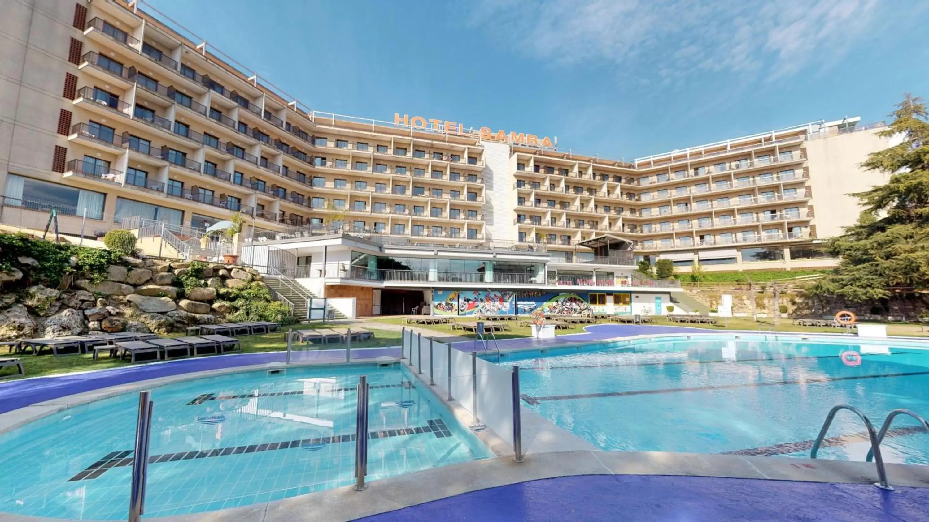 Property building, Swimming Pool in Hotel Samba