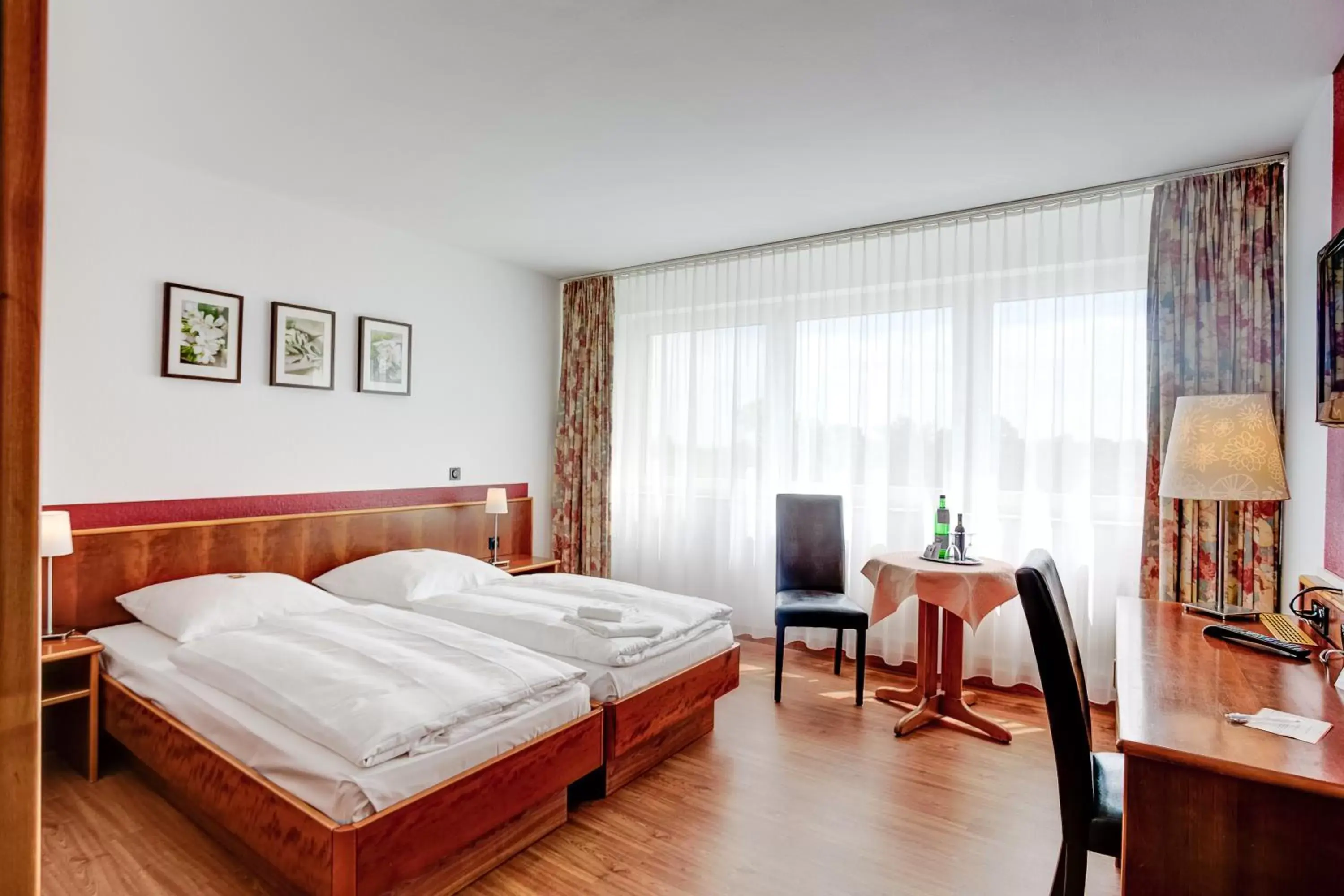Photo of the whole room, Bed in Akzent City-Hotel Kleve