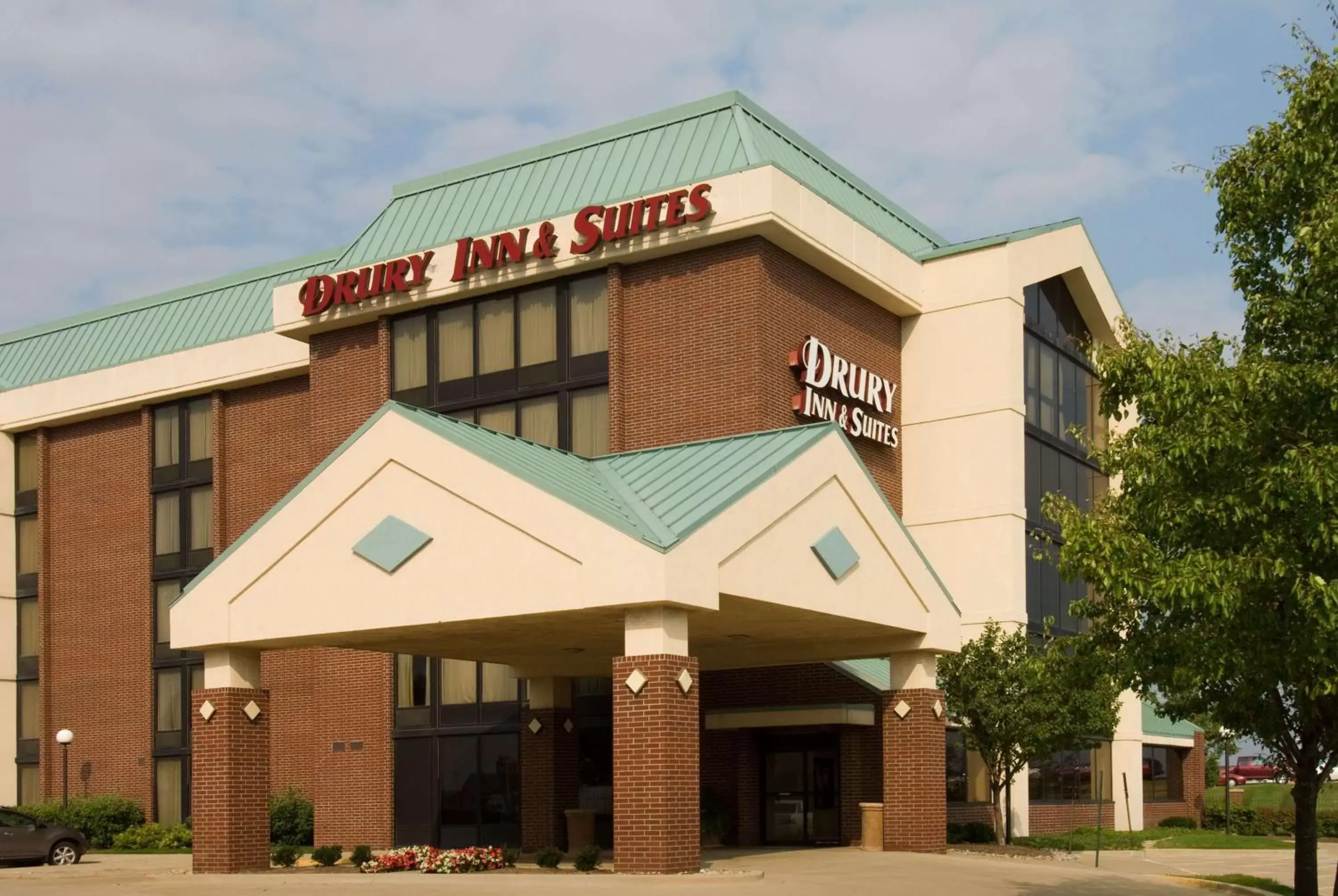 Property Building in Drury Inn & Suites Champaign