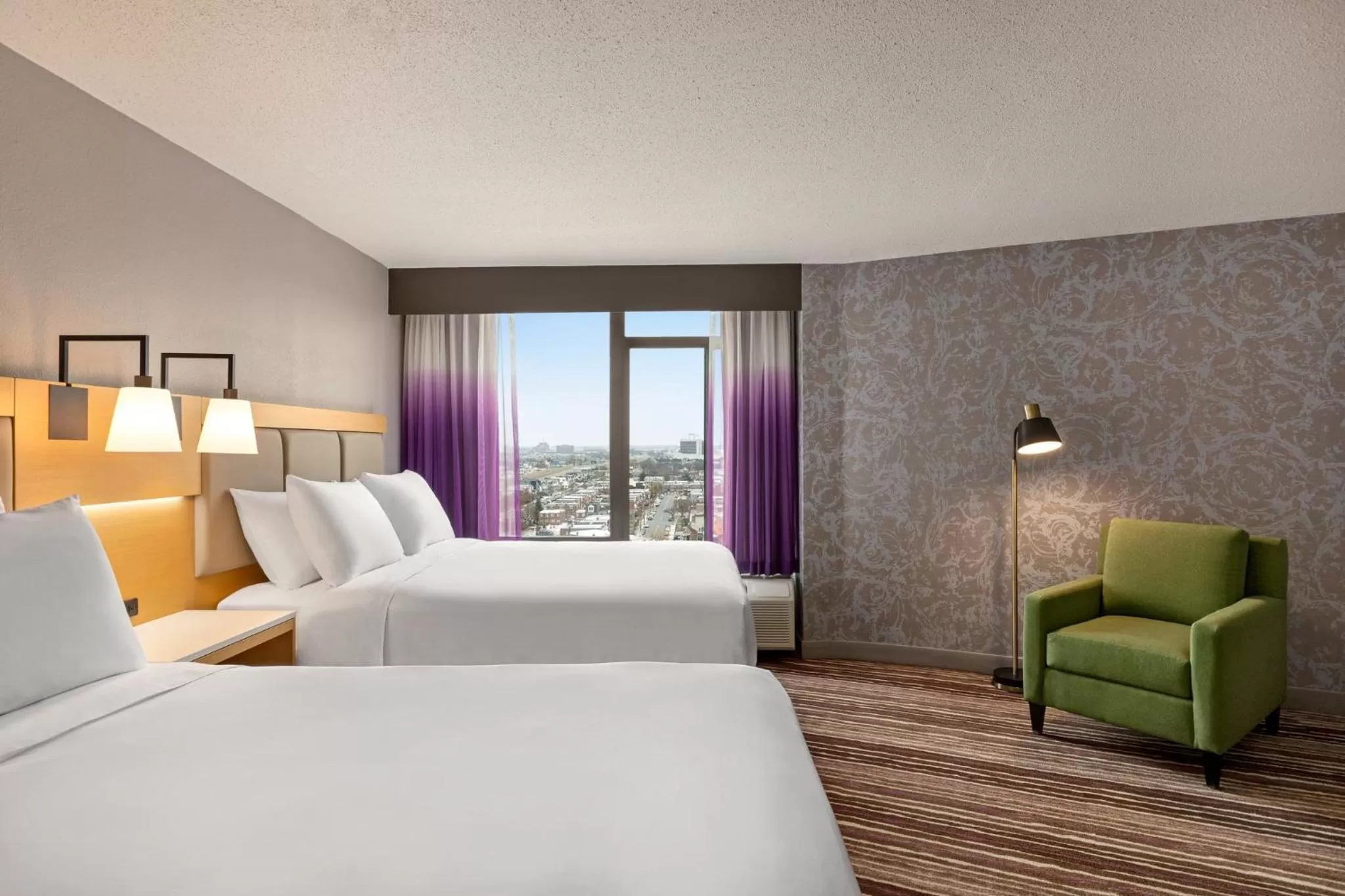 Photo of the whole room, Bed in Holiday Inn Philadelphia Arpt-Stadium Area by IHG